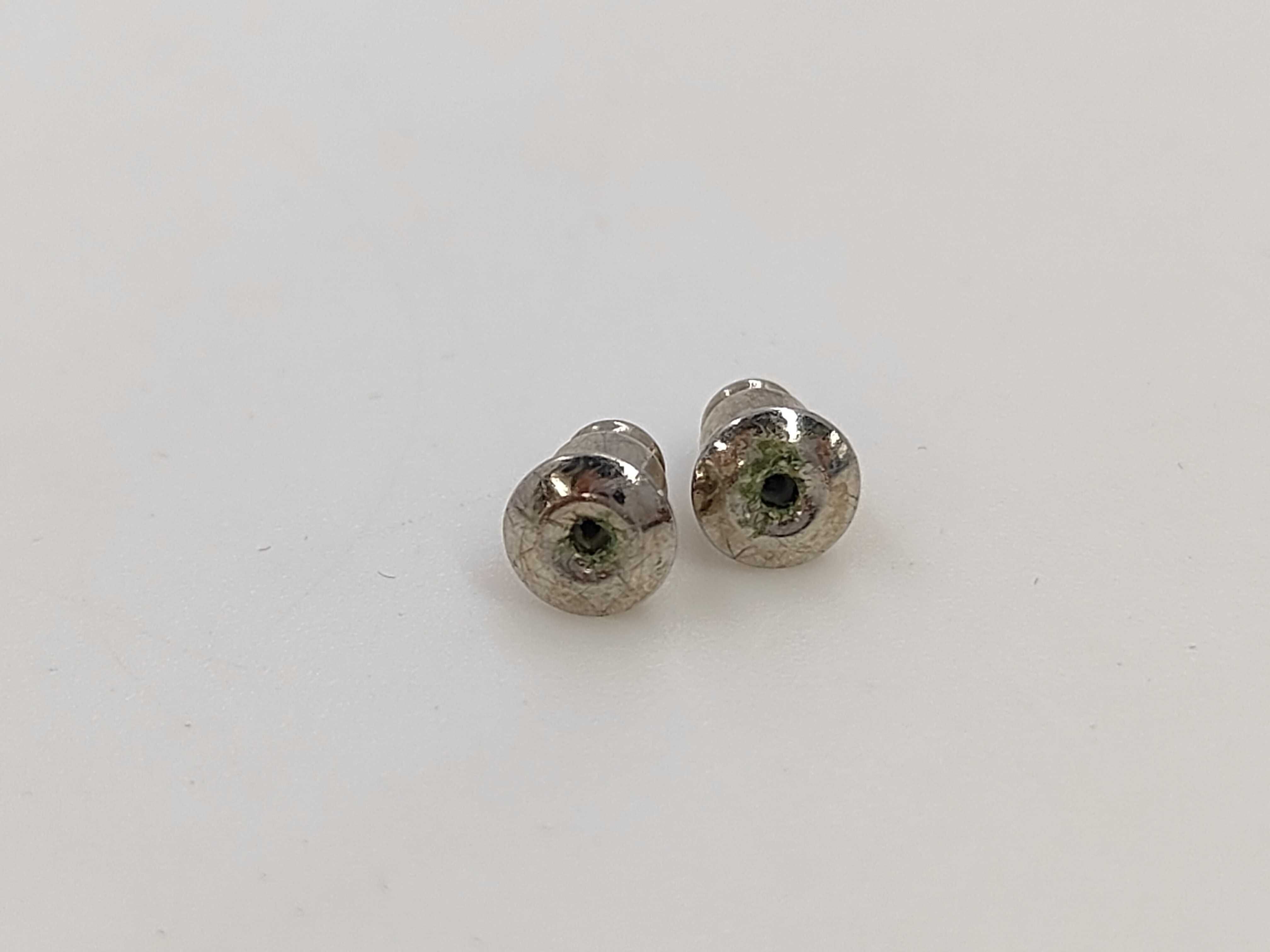 CD earrings vs. GP earrings — view 4