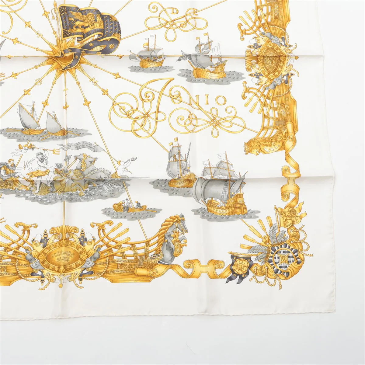 Carre 90 VOILES DE LUMIERE Sailing Ship of Light Scarf Silk Ivory Thread Fuzz Thread Twisting — view 4