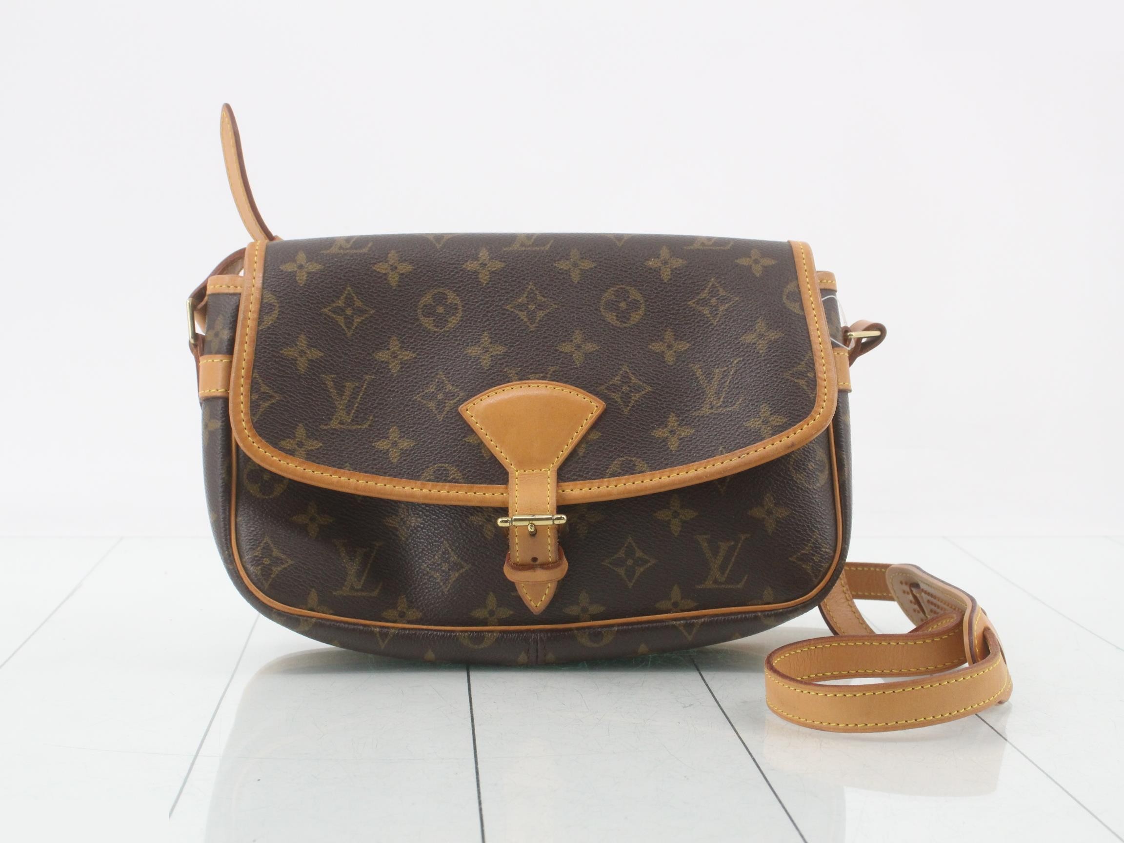 Monogram Sologne