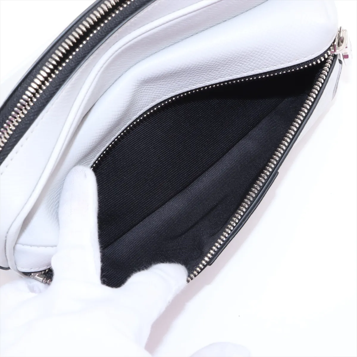 Taigarama Bum Bag Outdoor M30247 FO1119 White RFID reaction available — view 7