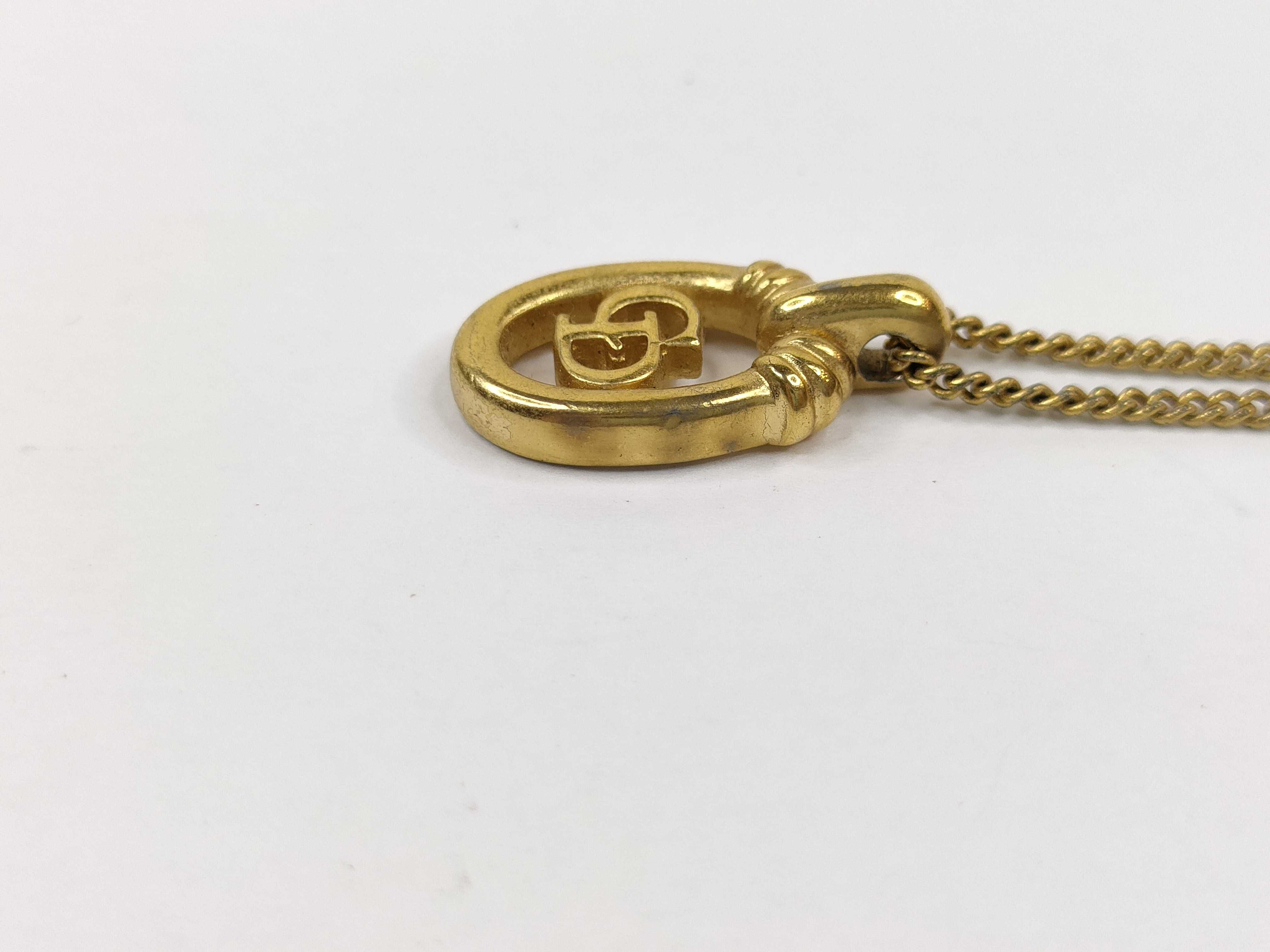 necklace — view 2