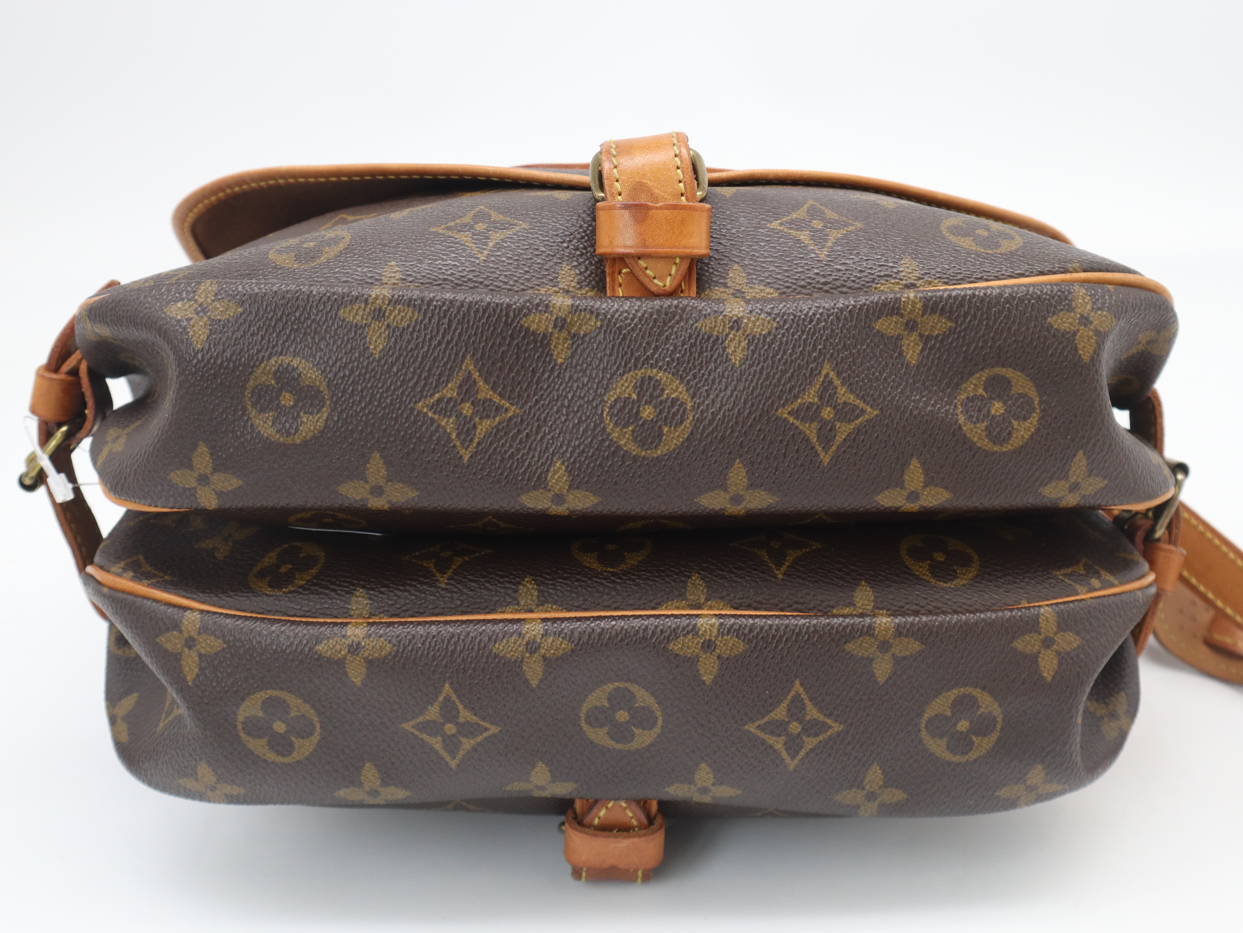 M42256 Monogram Saumur 30 Shoulder Bag — view 5