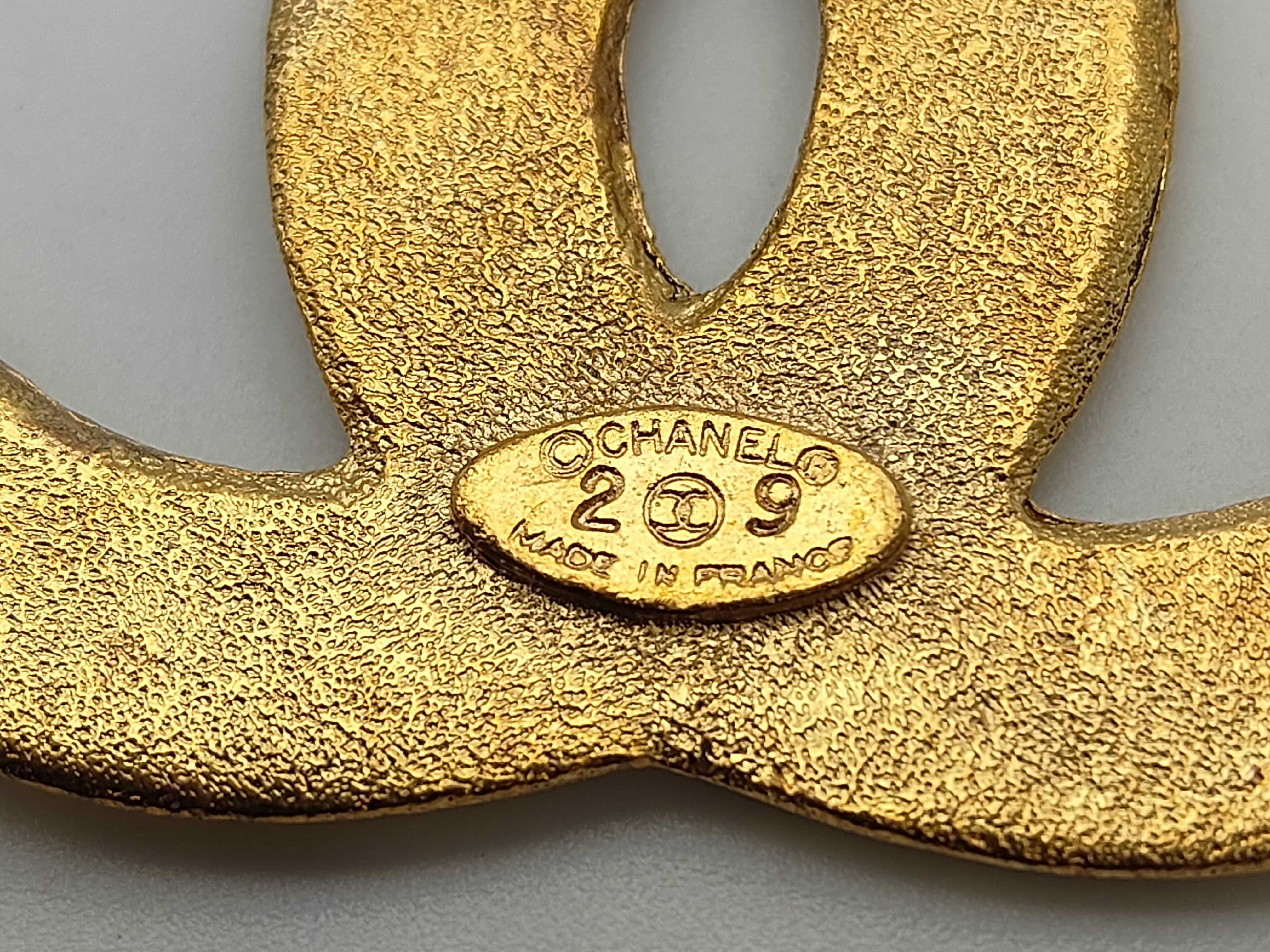 brooch 6 here mark 1263 gold 2 9 engraved brooch — view 4