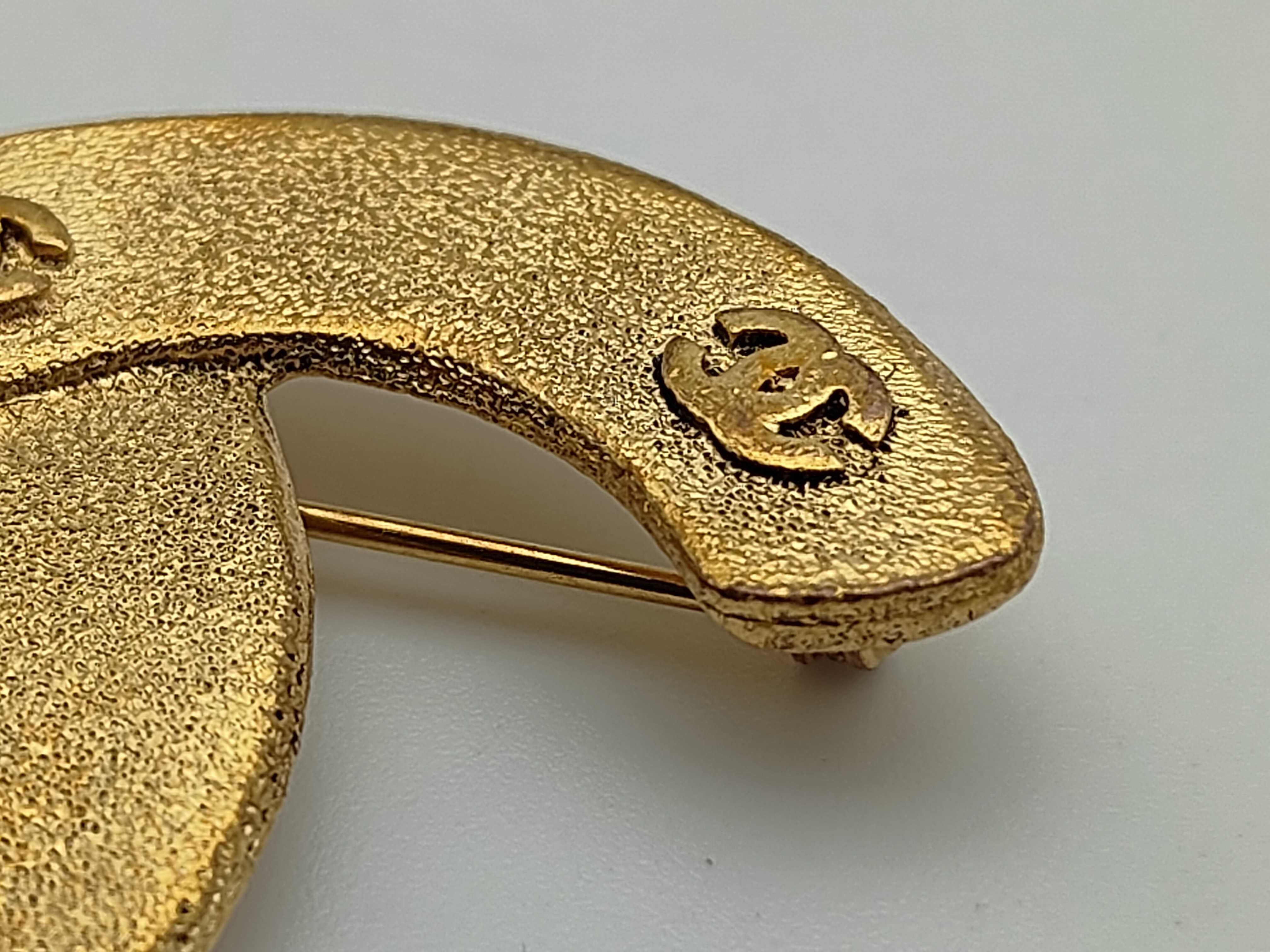 brooch 6 here mark 1263 gold 2 9 engraved brooch — view 7