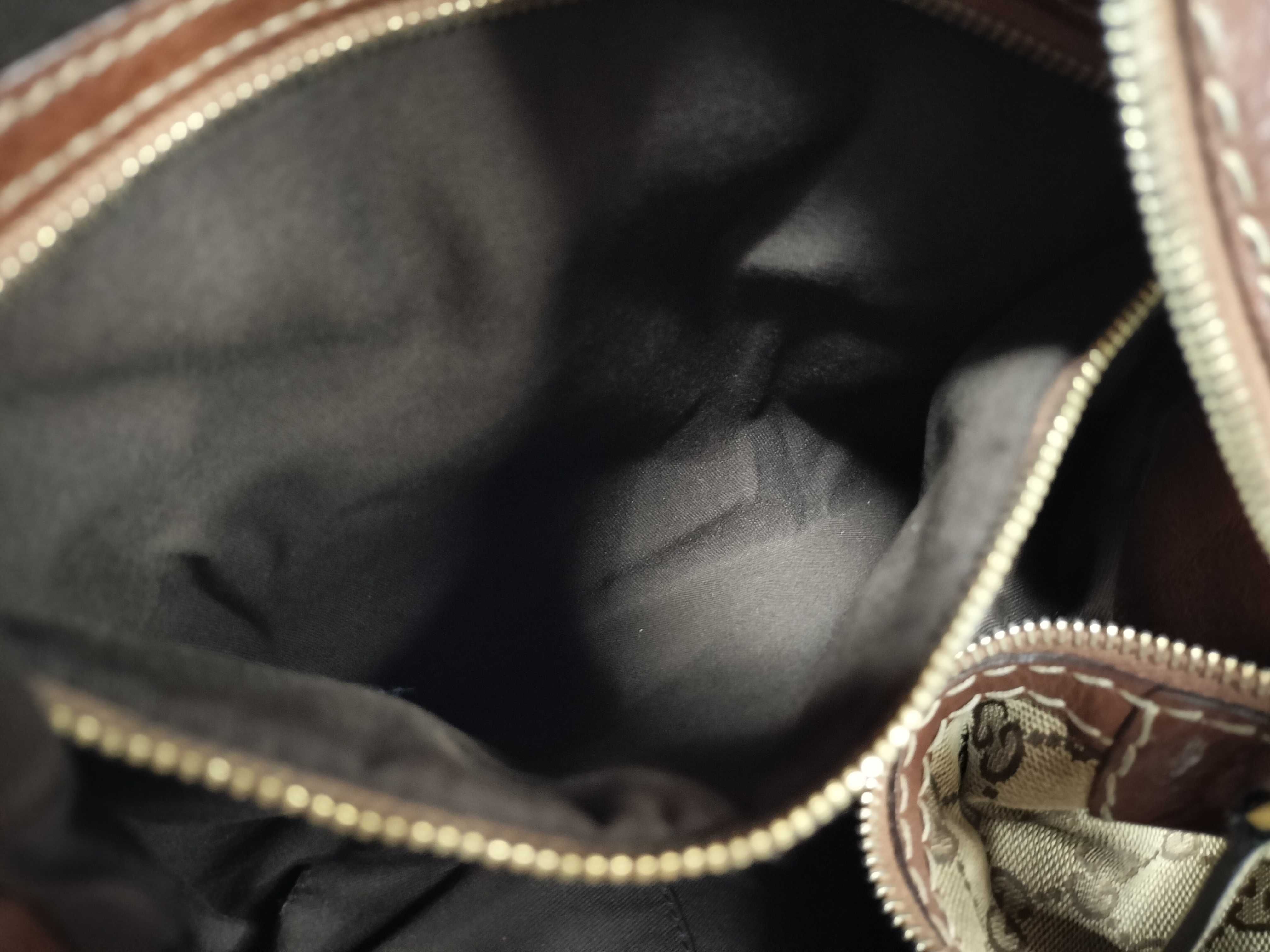 GG Canvas Shoulder Bag — view 11