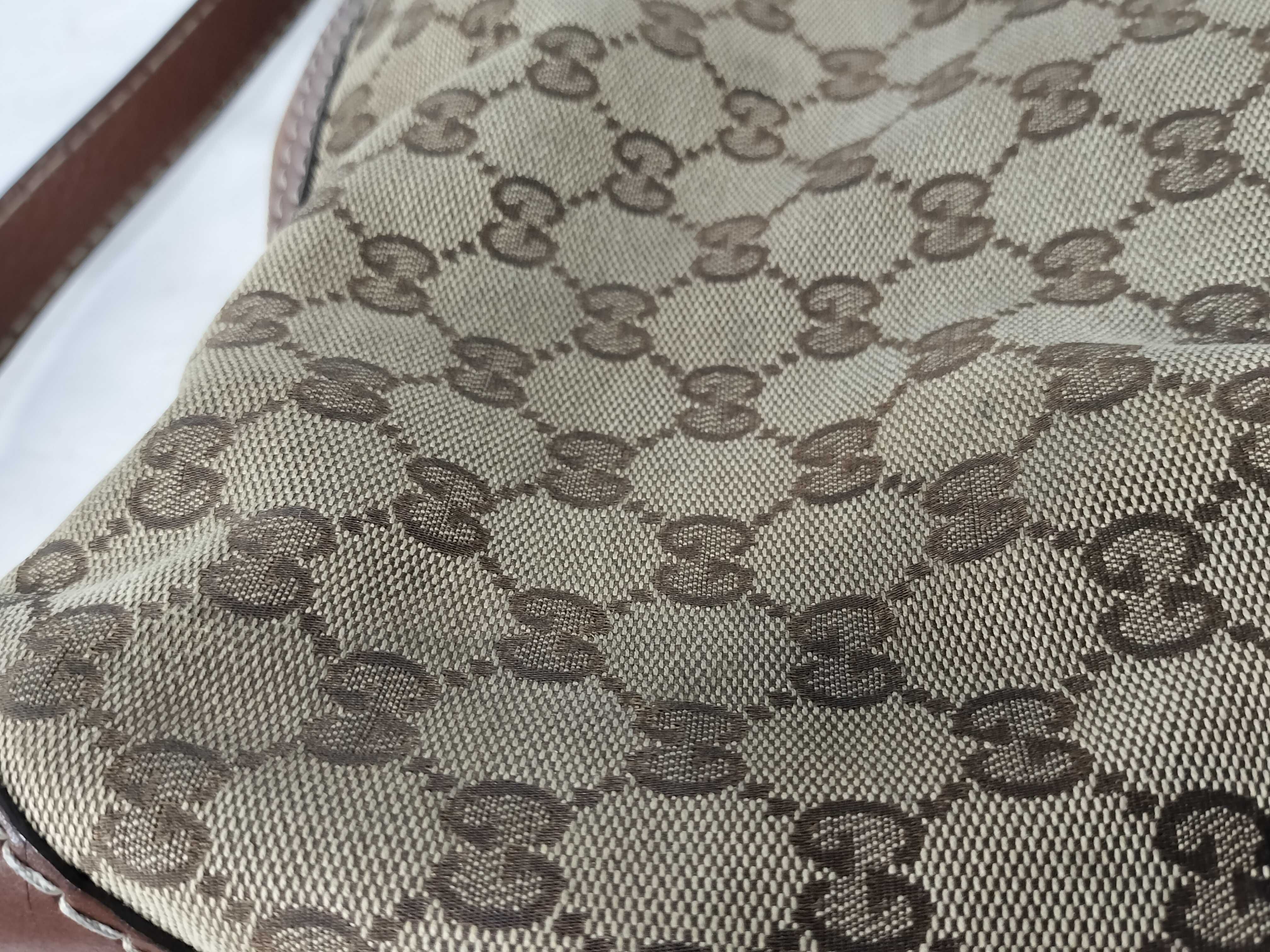 GG Canvas Shoulder Bag — view 14