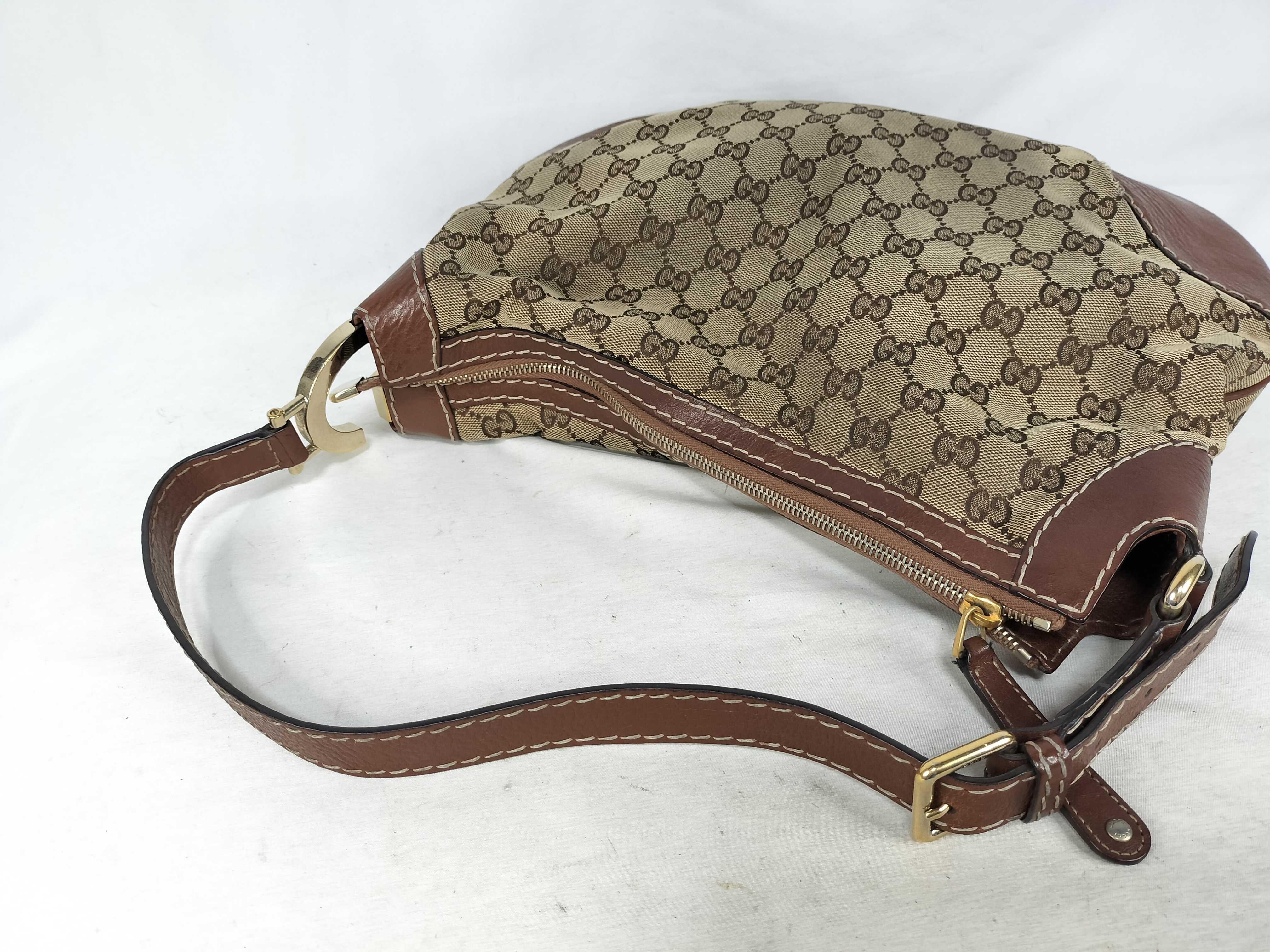 GG Canvas Shoulder Bag — view 3