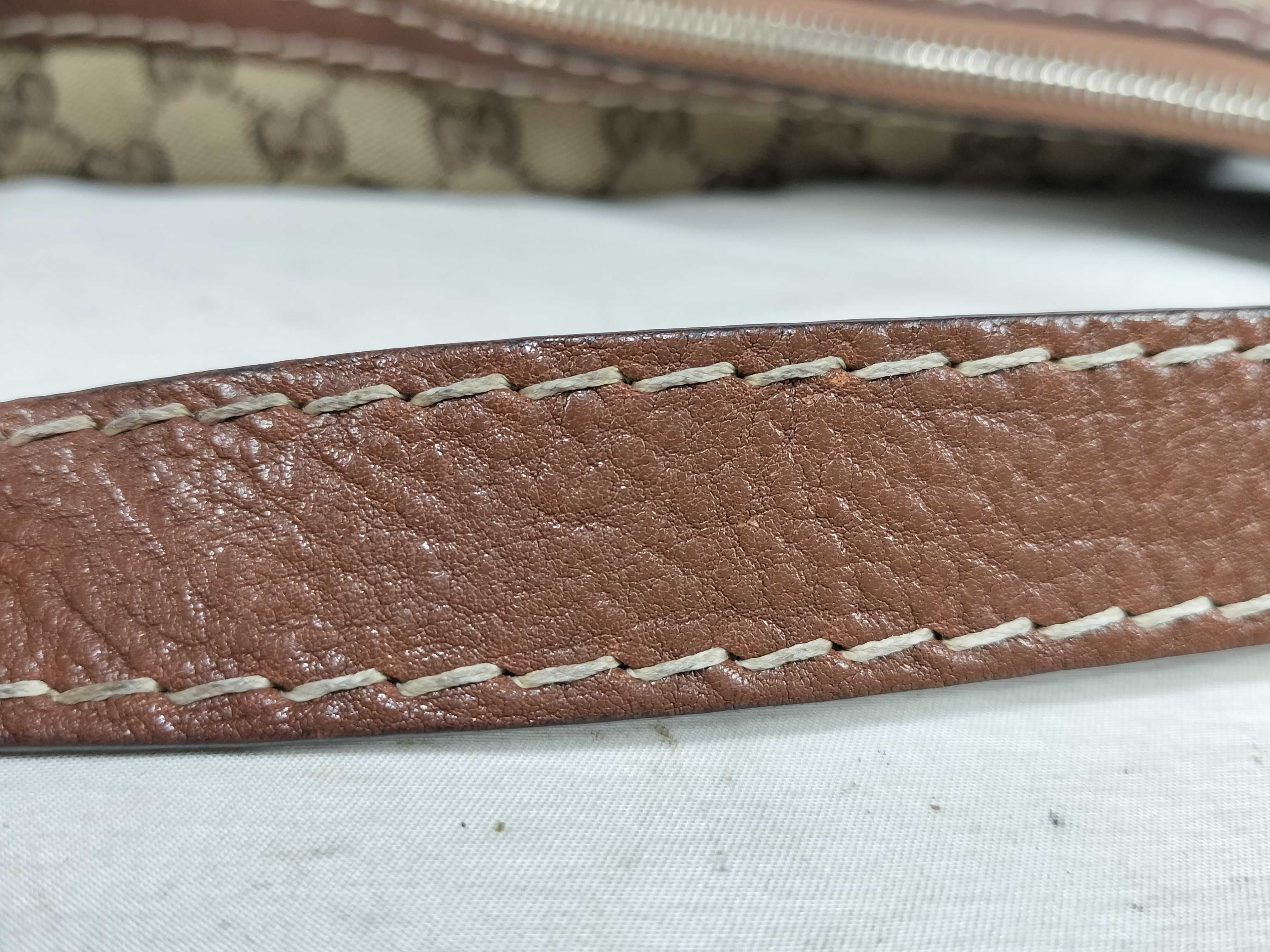 GG Canvas Shoulder Bag — view 4