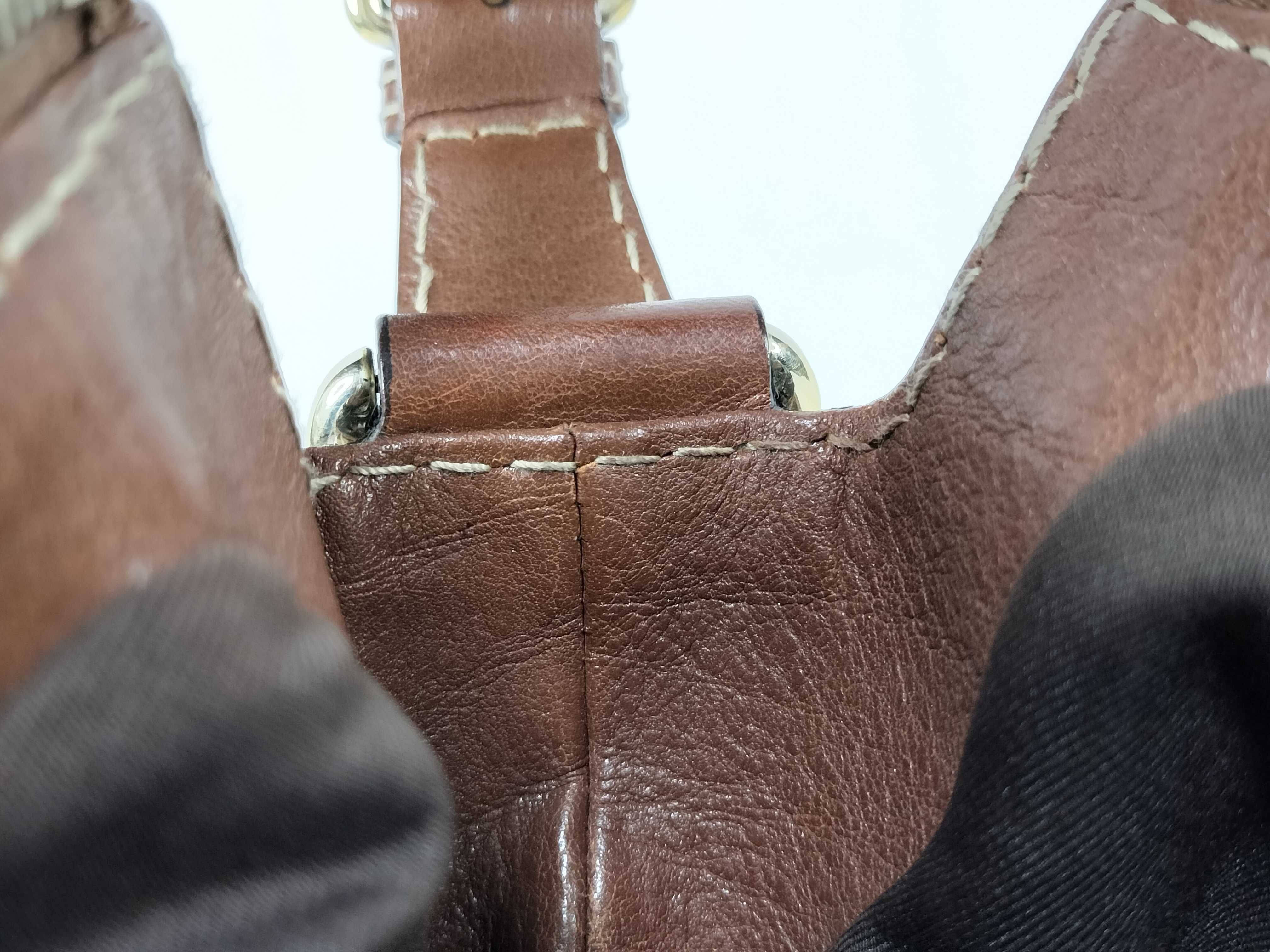 GG Canvas Shoulder Bag — view 9