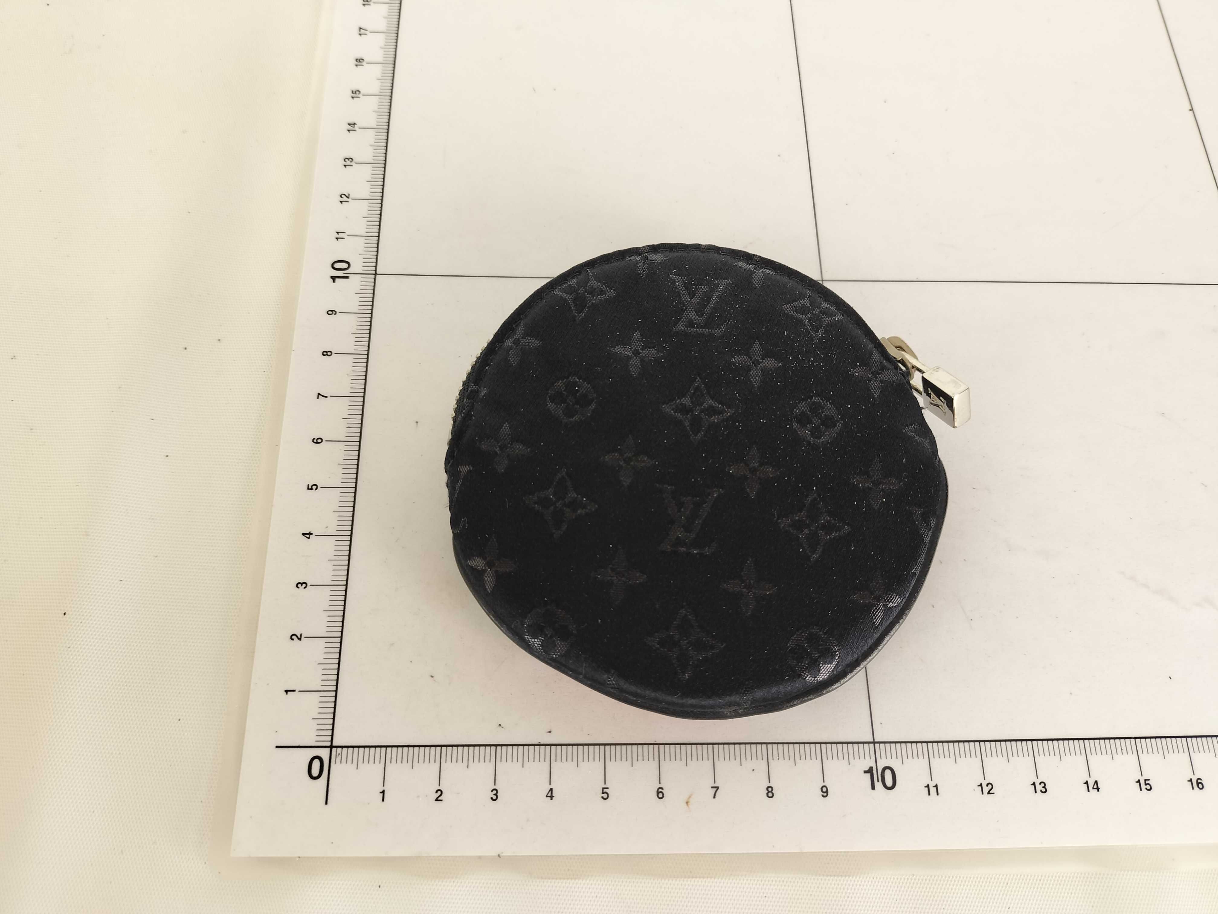 Epi Porte Monnaie Long Coin Case M92272 Coin Case — view 10
