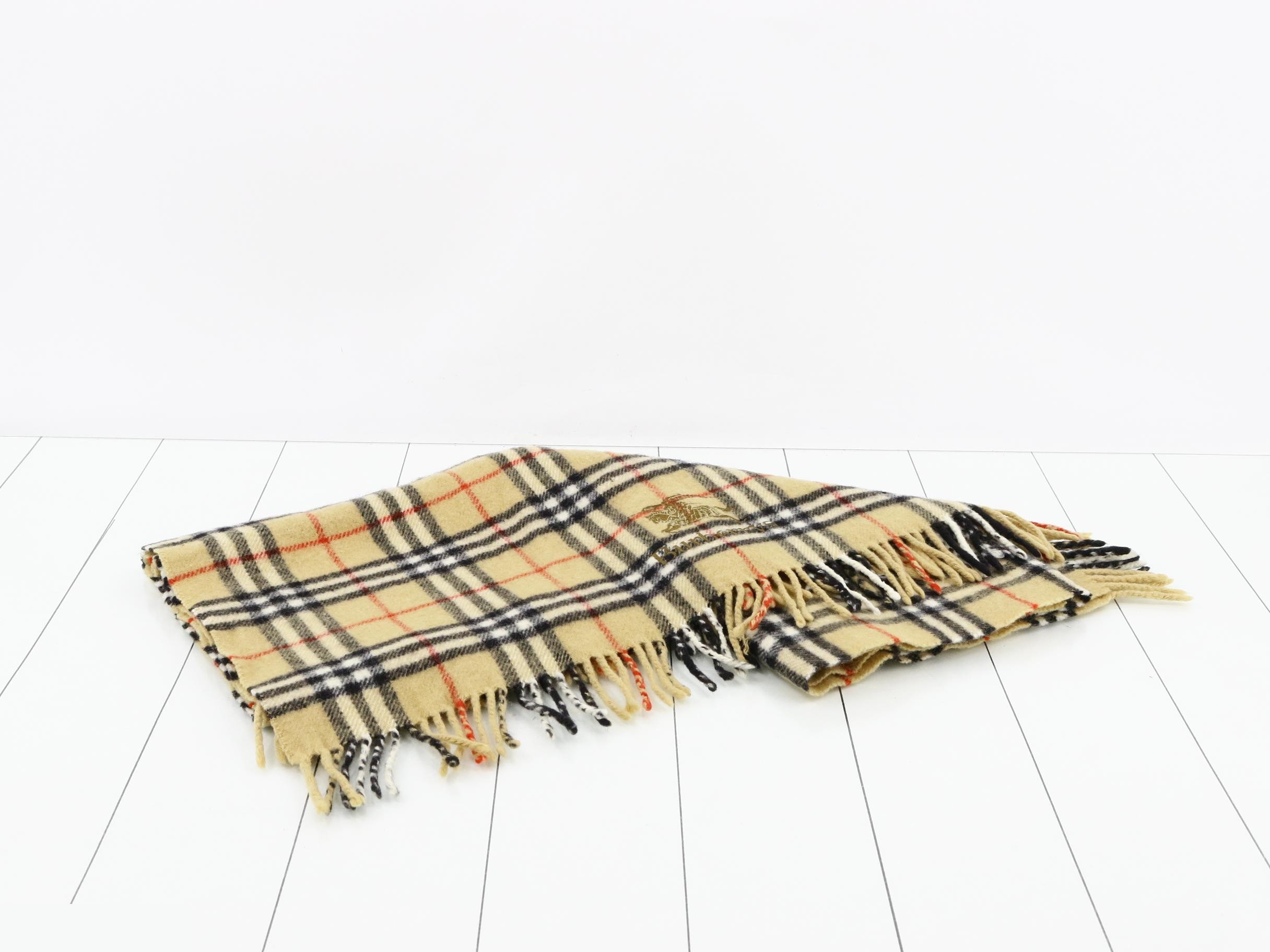 Nova Check lap blanket/shawl, beige — view 2