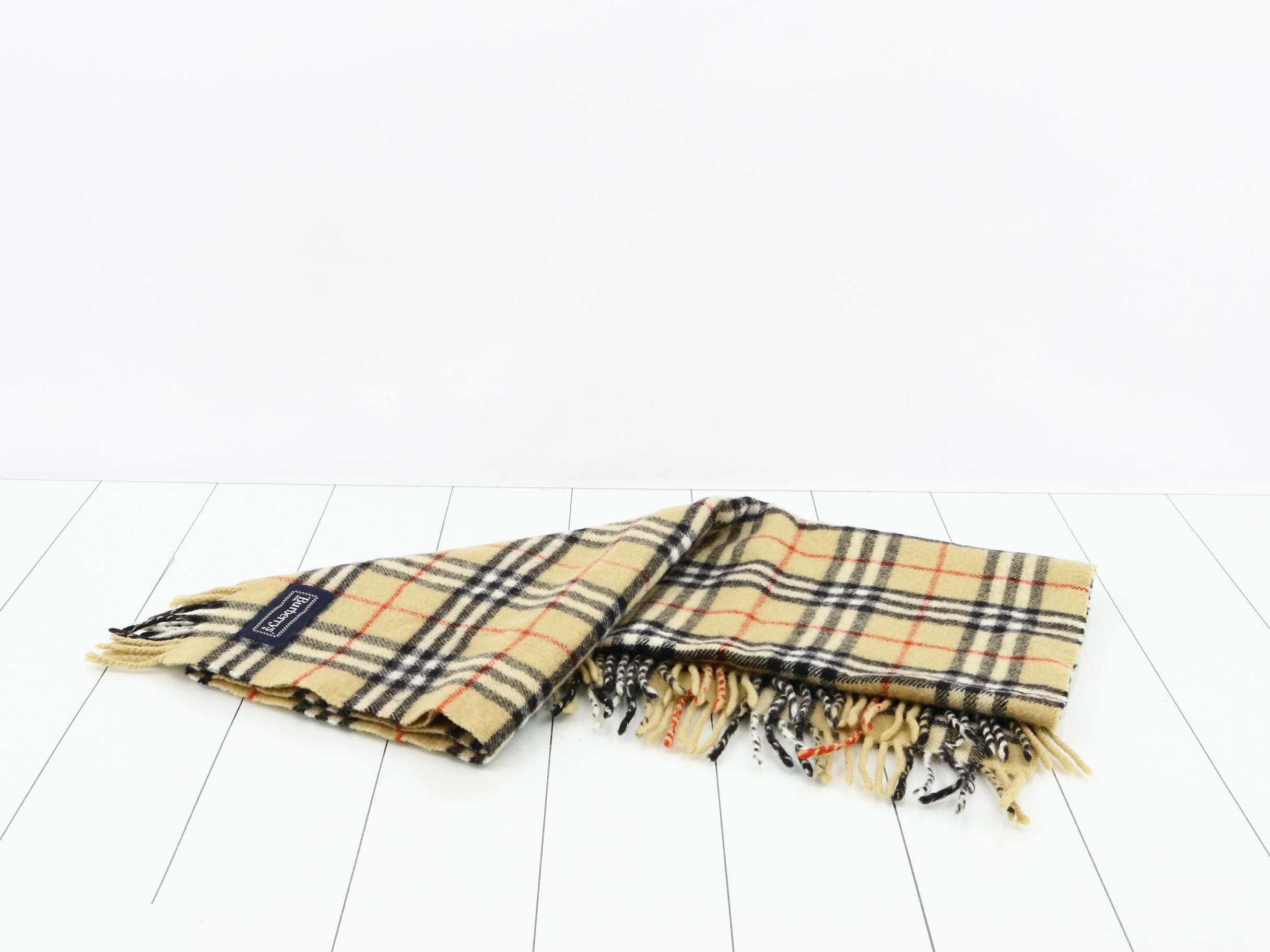 Nova Check lap blanket/shawl, beige — view 3