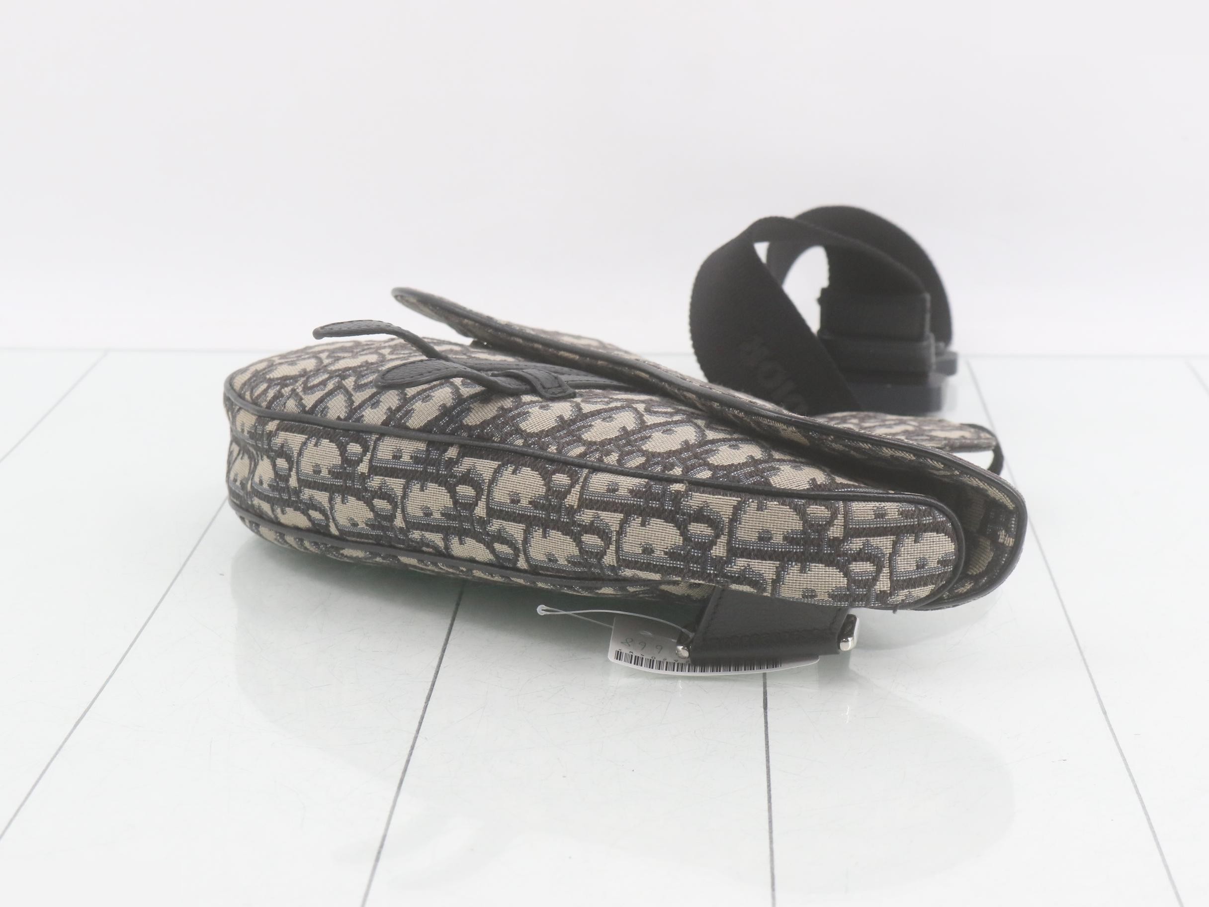Saddle Oblique Shoulder Bag — view 6
