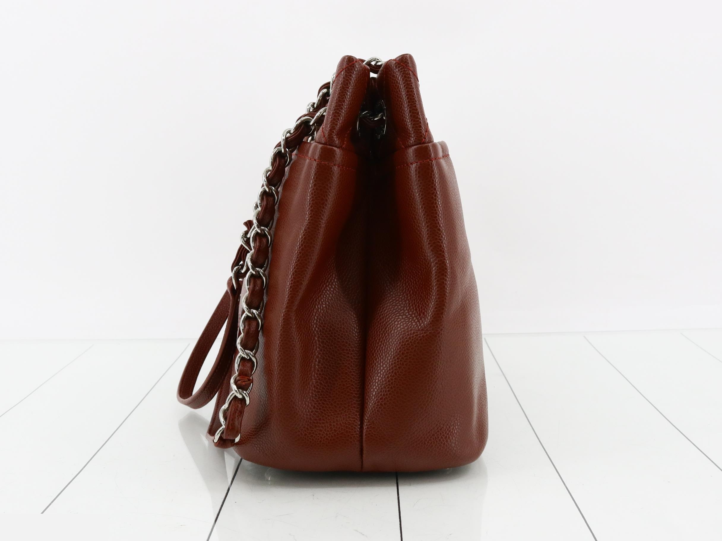Matelassé Caviar Coco Mark Chain Tote — view 3