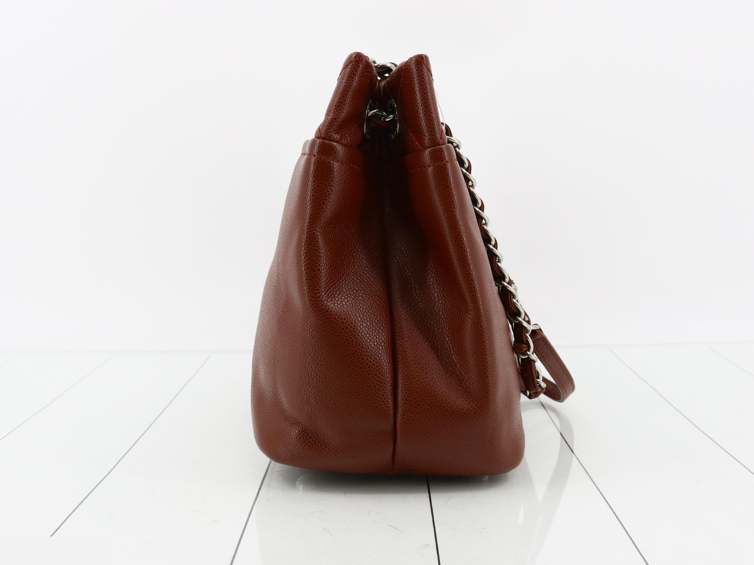 Matelassé Caviar Coco Mark Chain Tote — view 4
