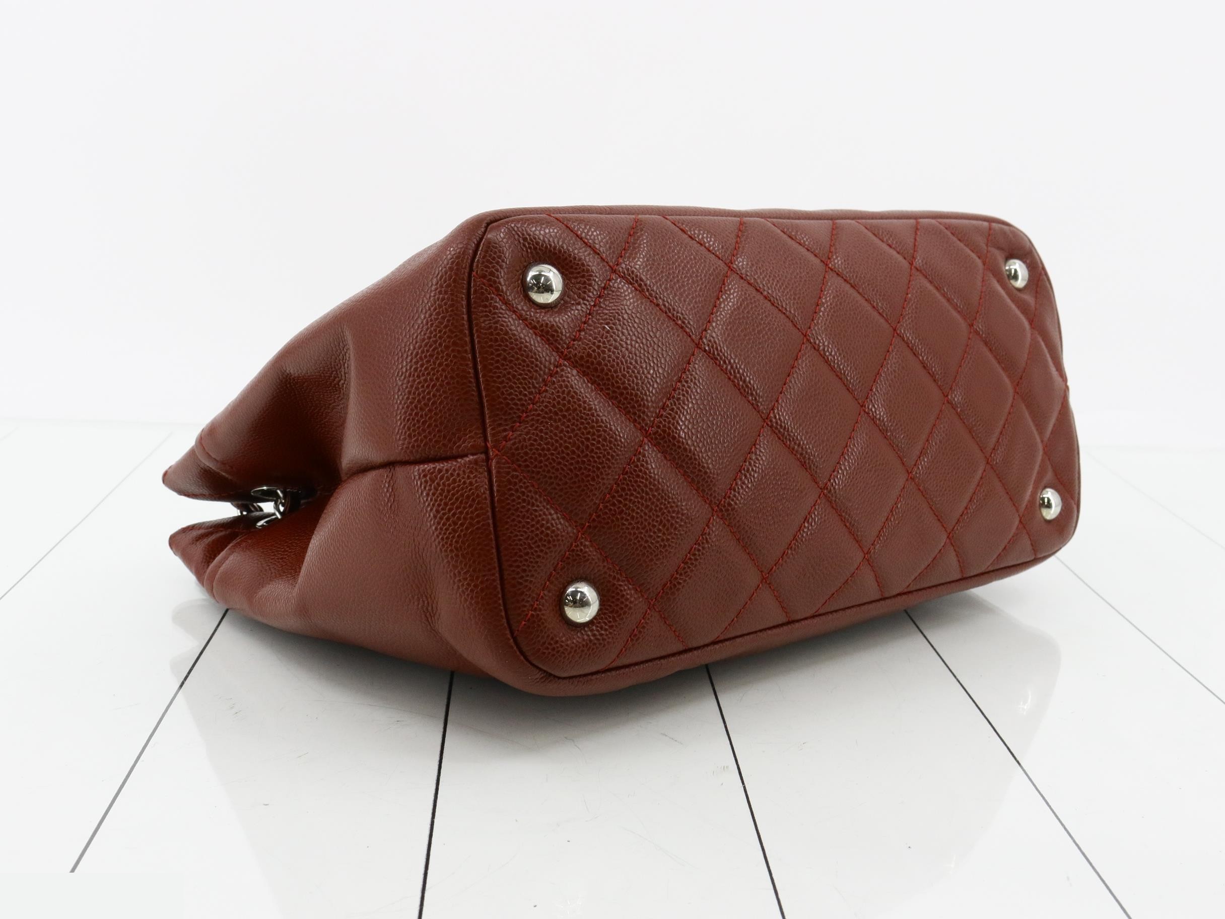 Matelassé Caviar Coco Mark Chain Tote — view 5