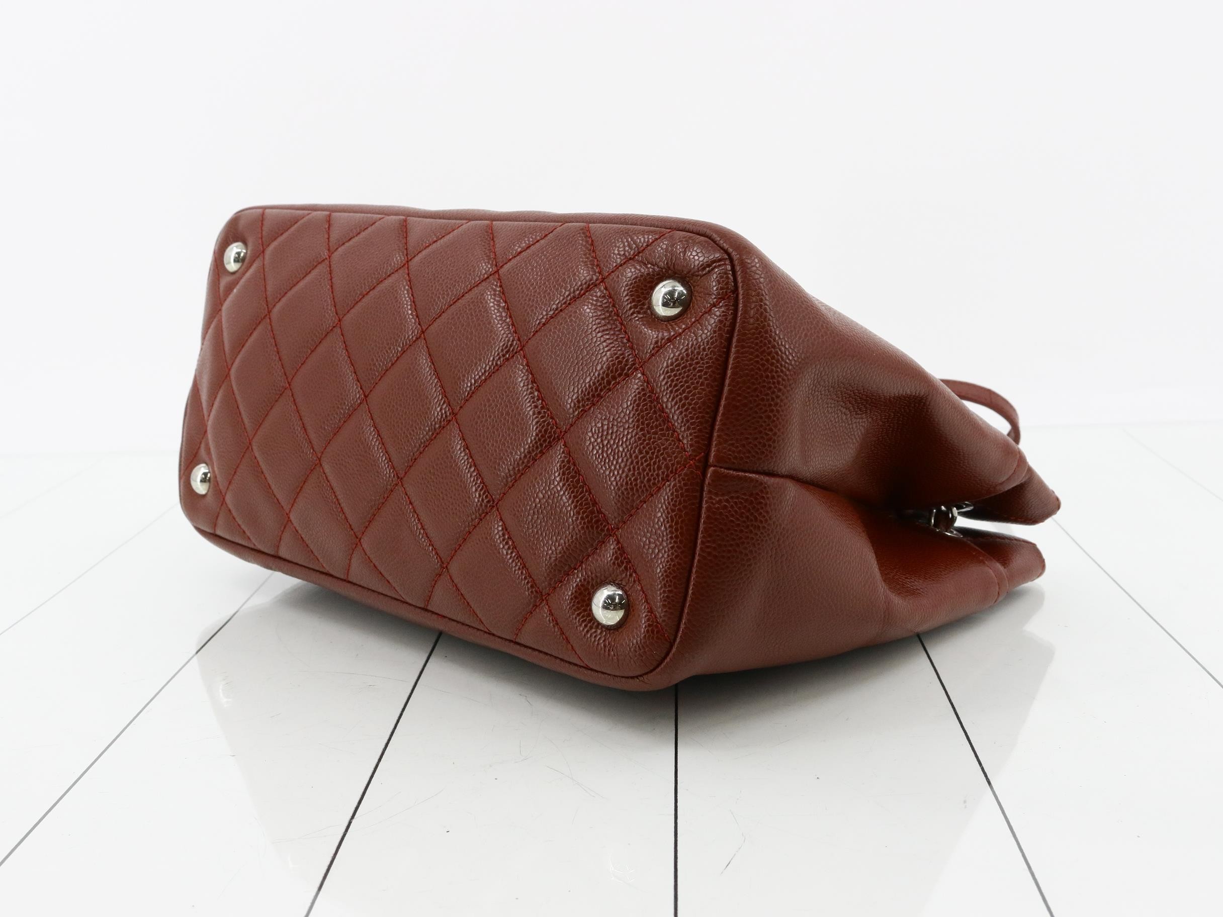 Matelassé Caviar Coco Mark Chain Tote — view 6