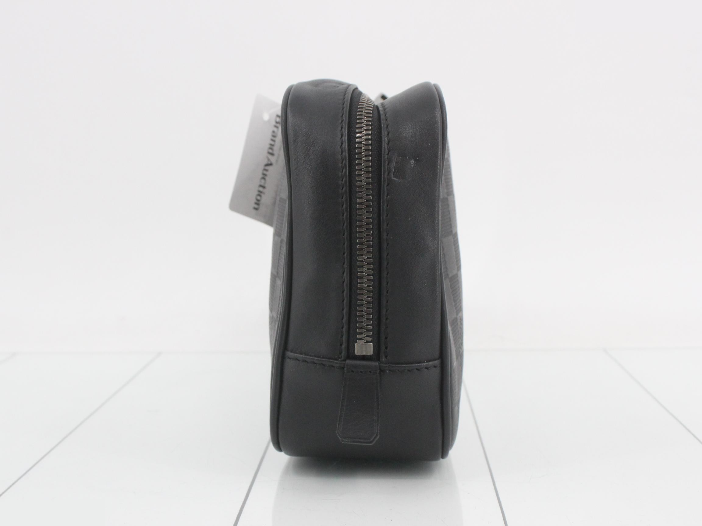 Damier Infini (bag) / Pouch - Trousse Toilette — view 4