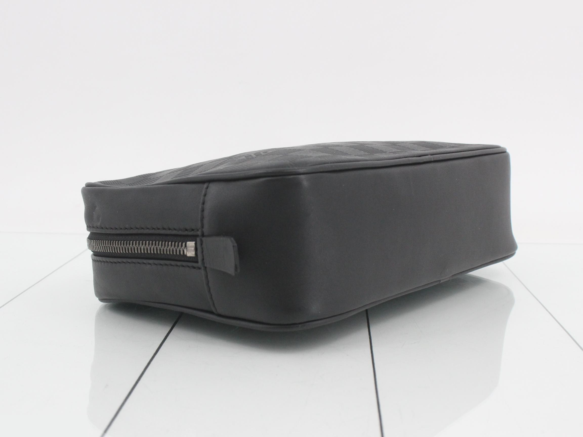 Damier Infini (bag) / Pouch - Trousse Toilette — view 5
