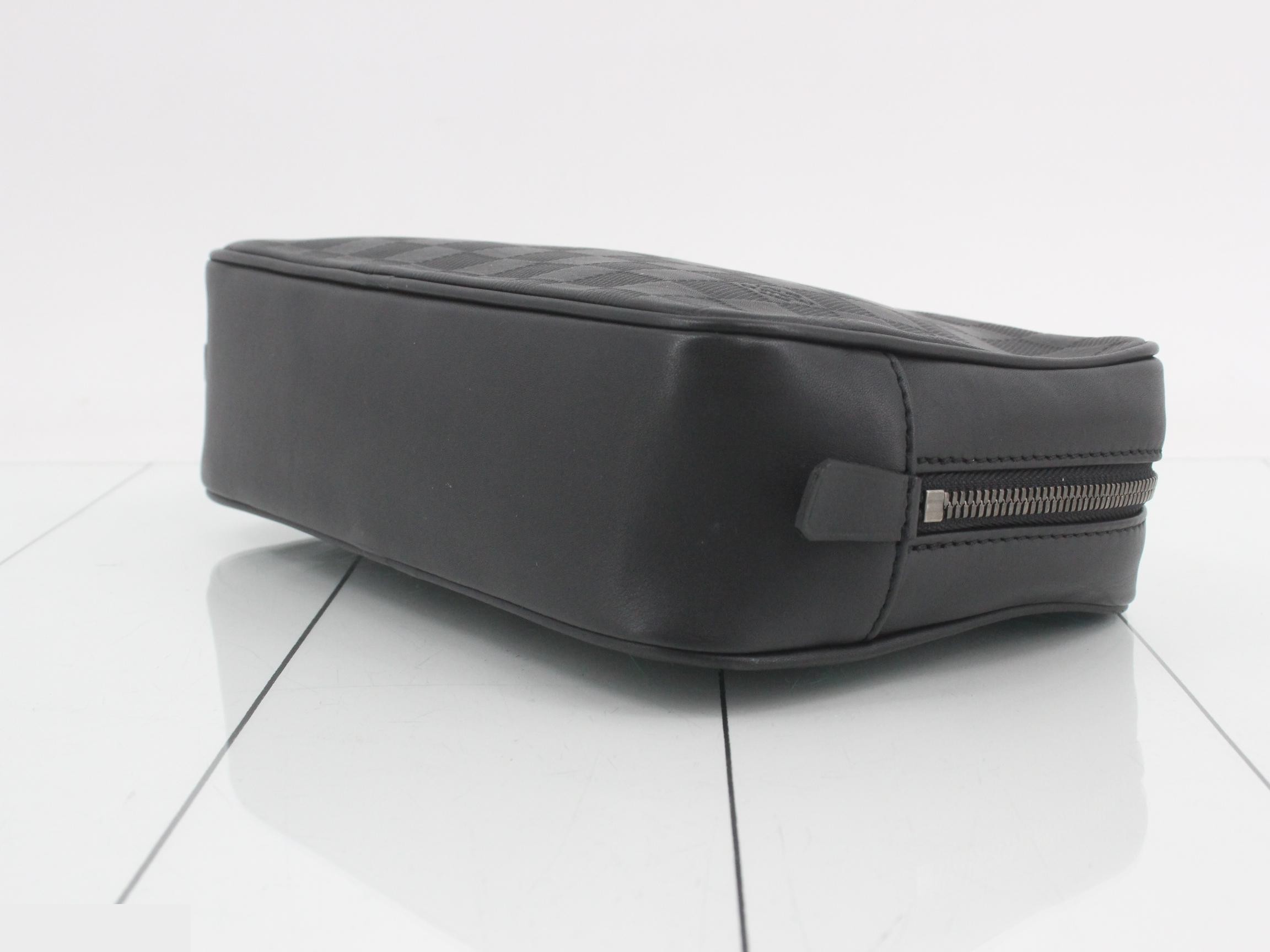 Damier Infini (bag) / Pouch - Trousse Toilette — view 6