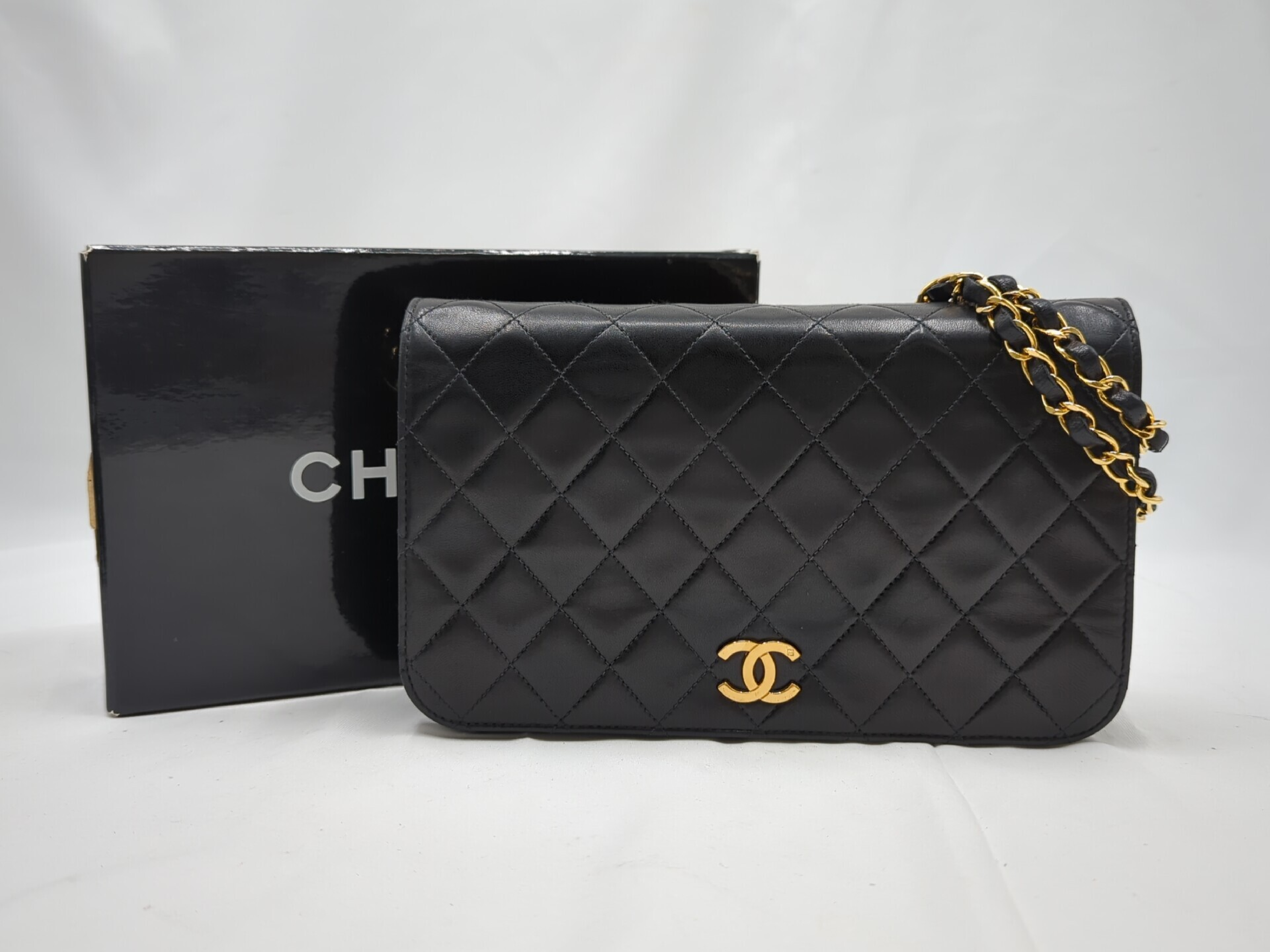 Lambskin Push-Lock Chain Shoulder Bag (Series 4)
