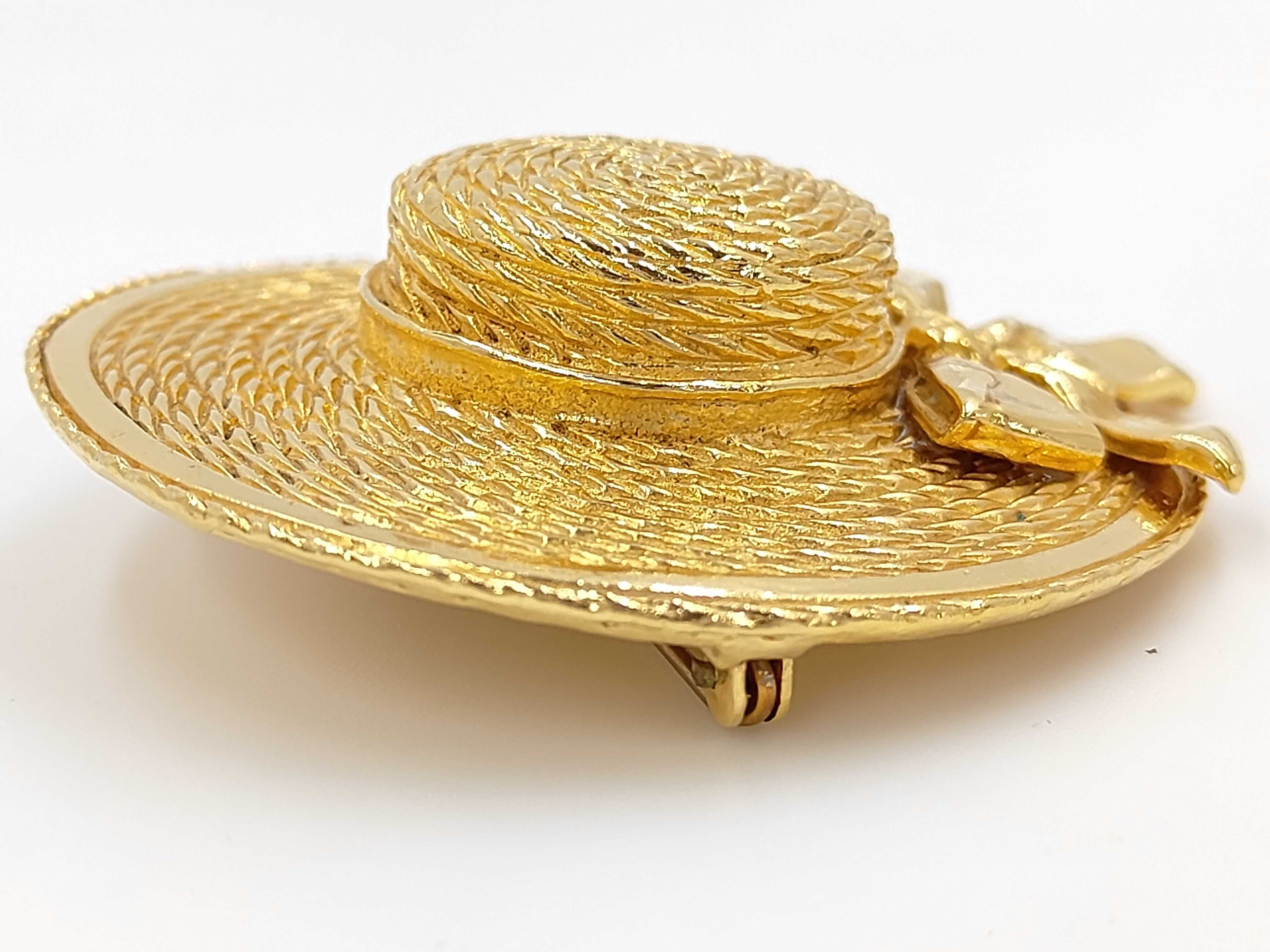hat brooch box brooch — view 7