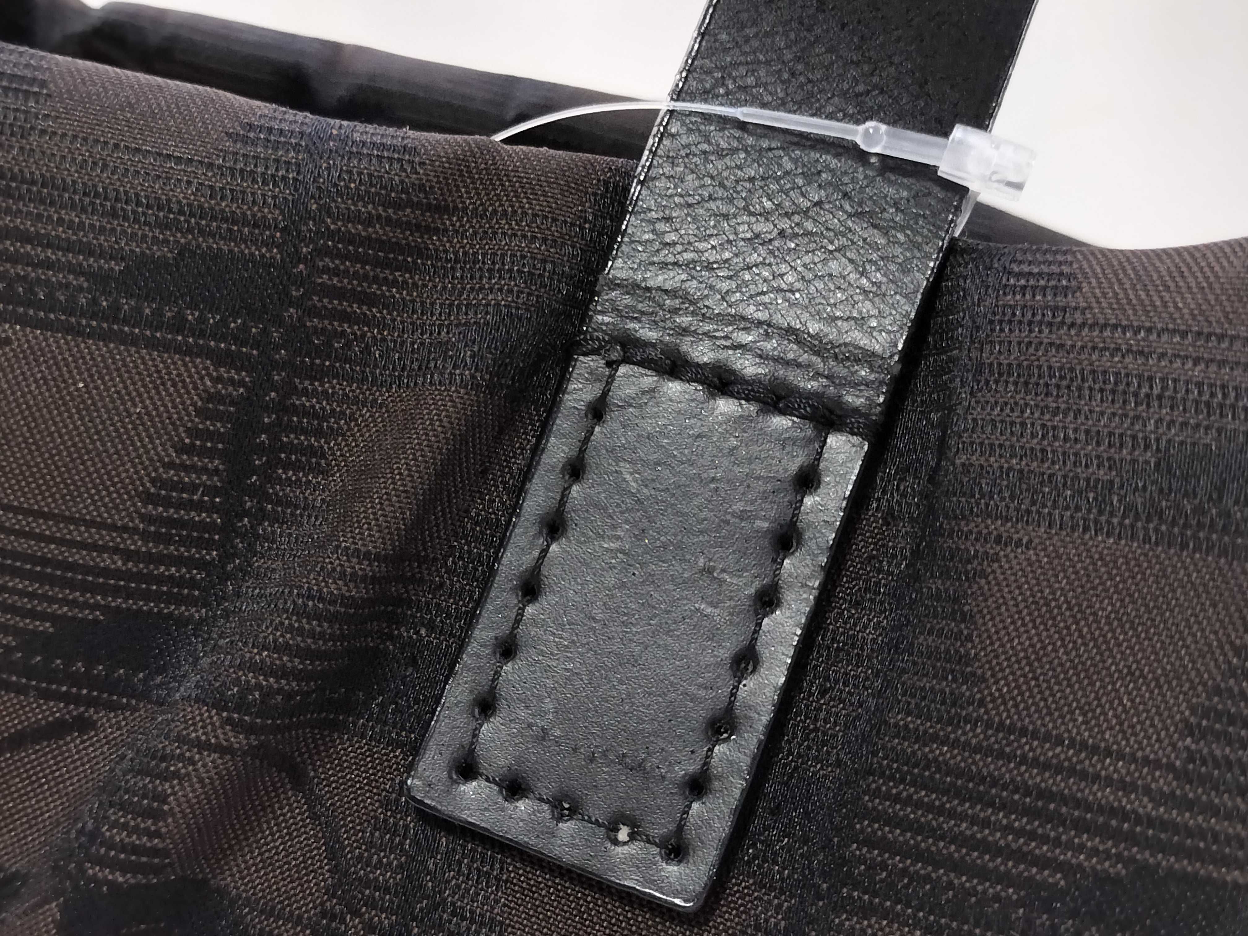 New Travel Line Handbag — view 3
