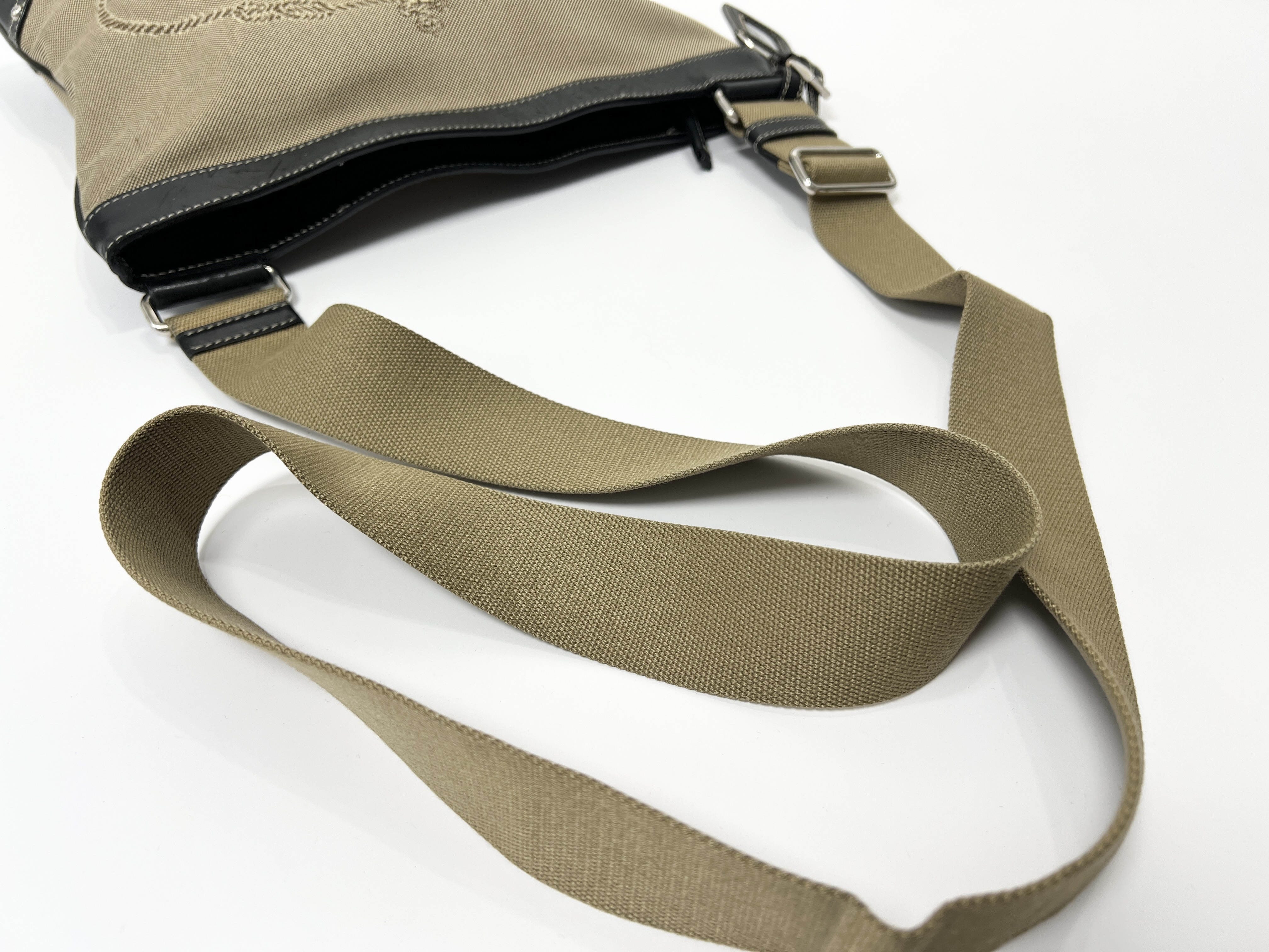 logo jacquard studded canvas leather one-shoulder bag — view 3