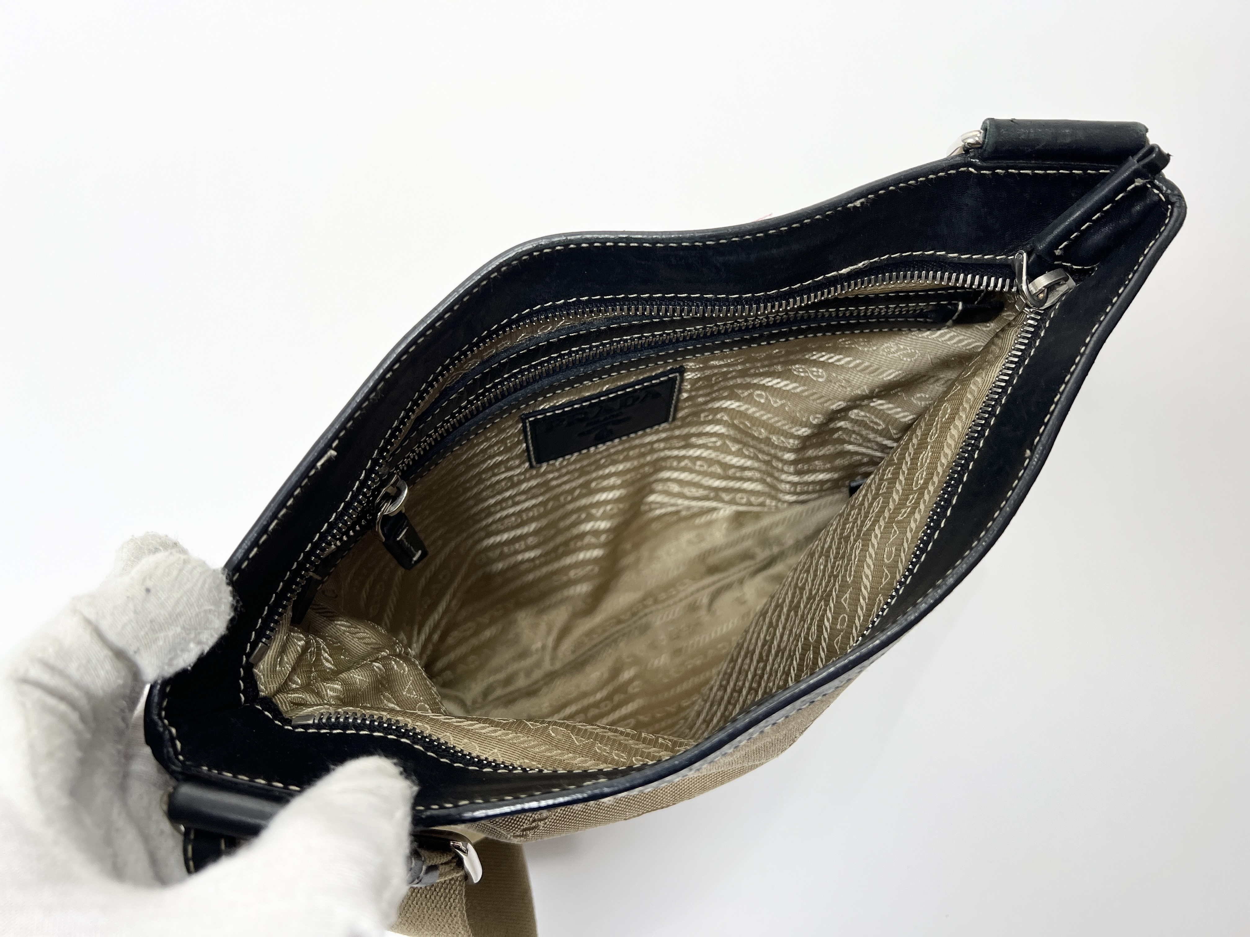 logo jacquard studded canvas leather one-shoulder bag — view 4