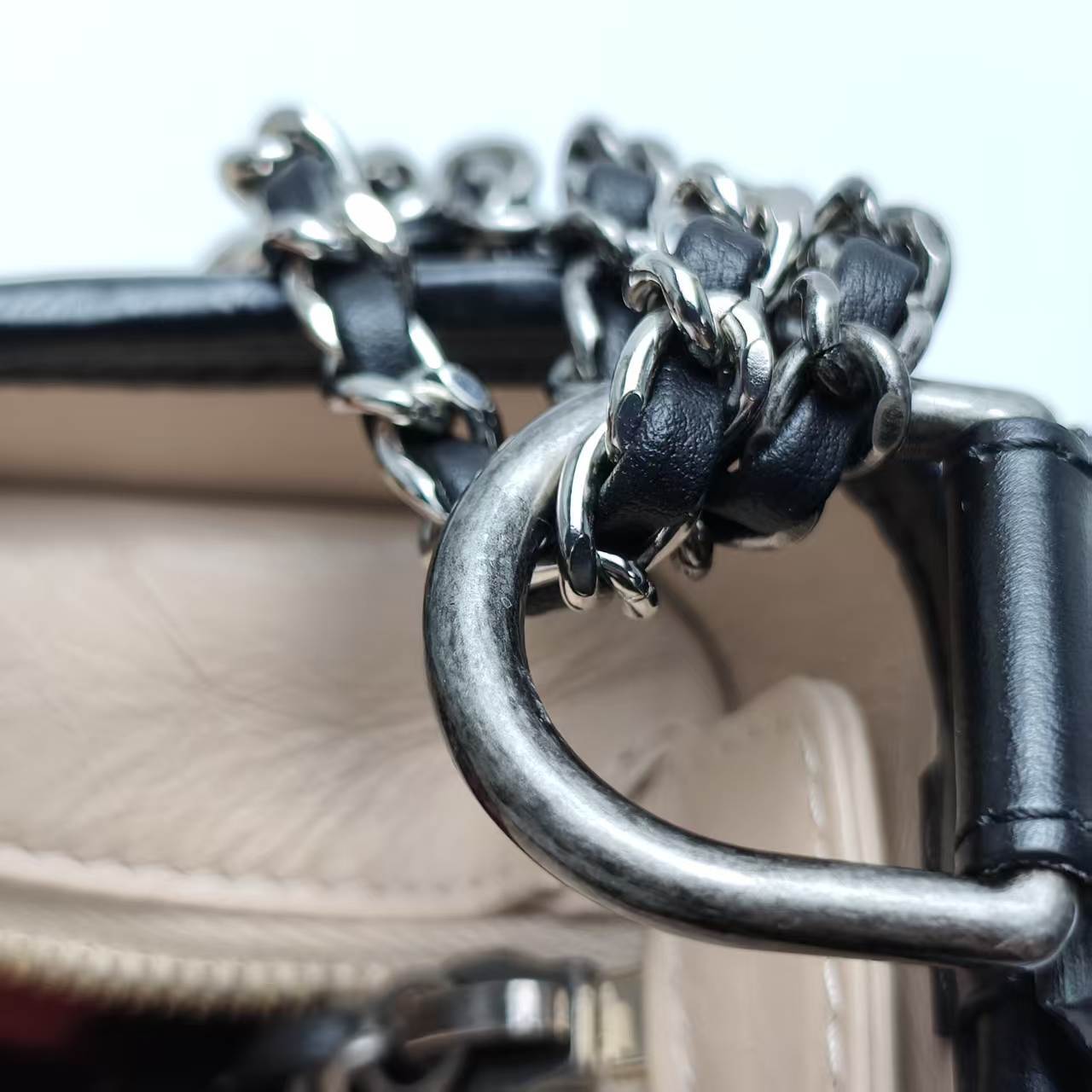 【*Shipped from: China*】CHANEL Gabrielle Leather Shoulder Bag 25167147 — view 10