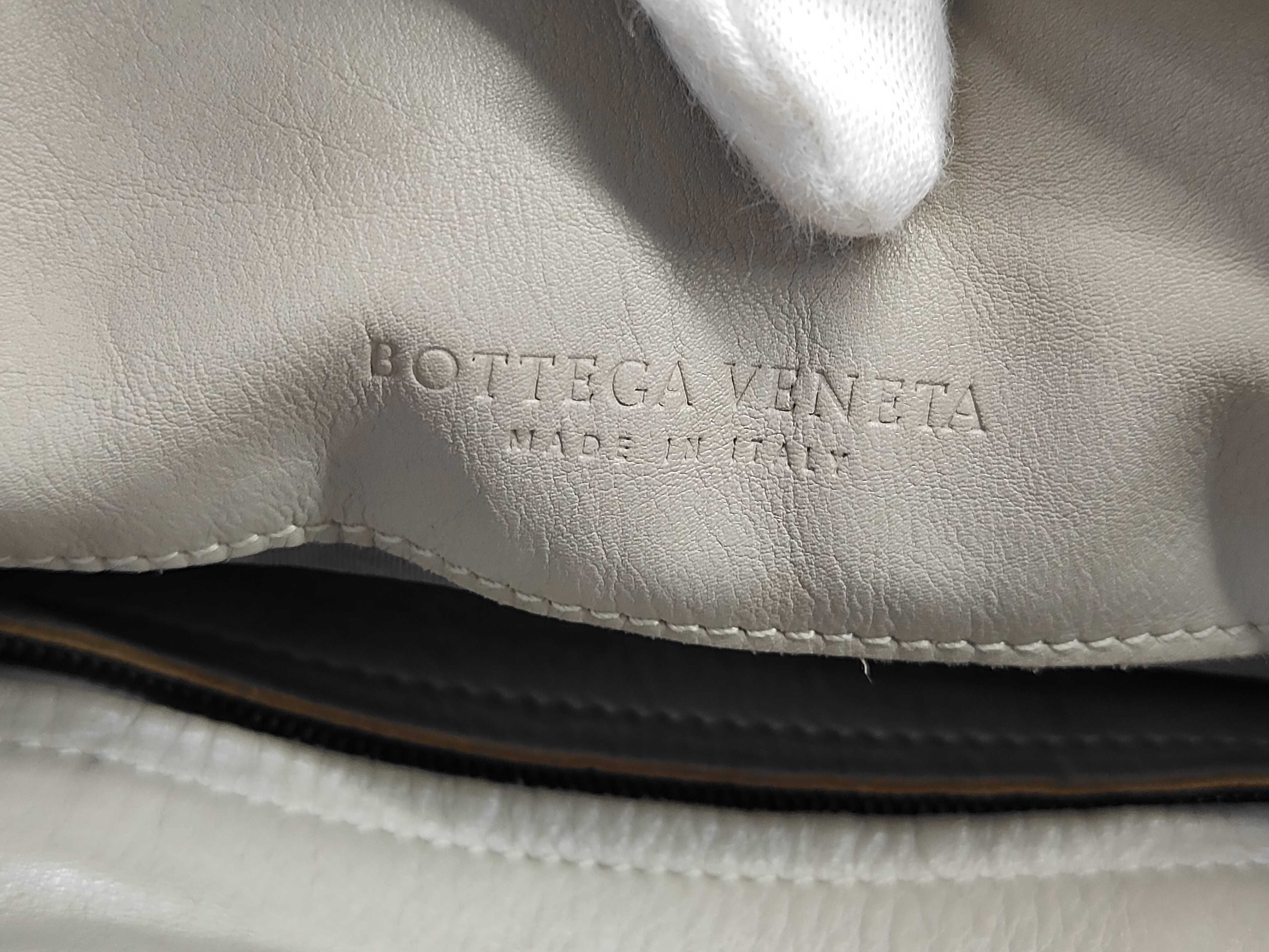 Intrecciato Leather Tote Bag — view 9