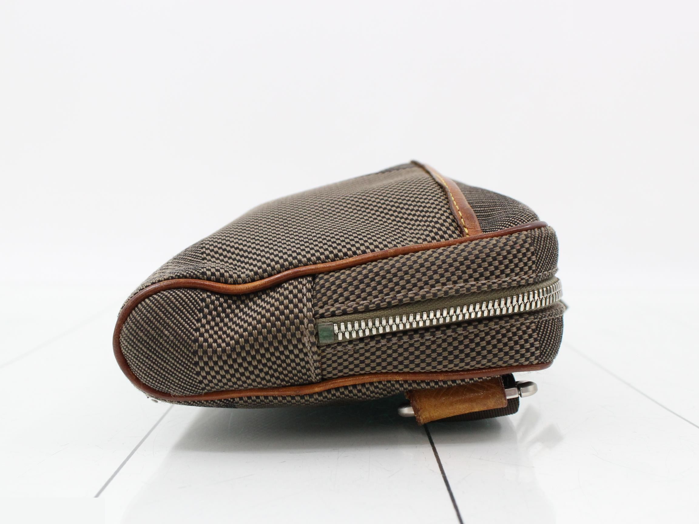 Acrobat Tail — view 3