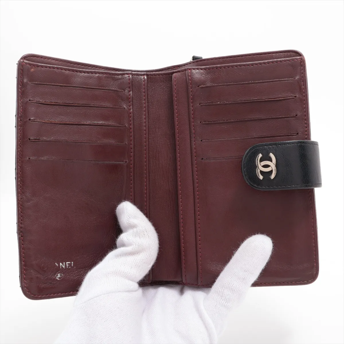 Matelassé Lambskin Compact Wallet, Black, Silver Hardware, 16962345 — view 3
