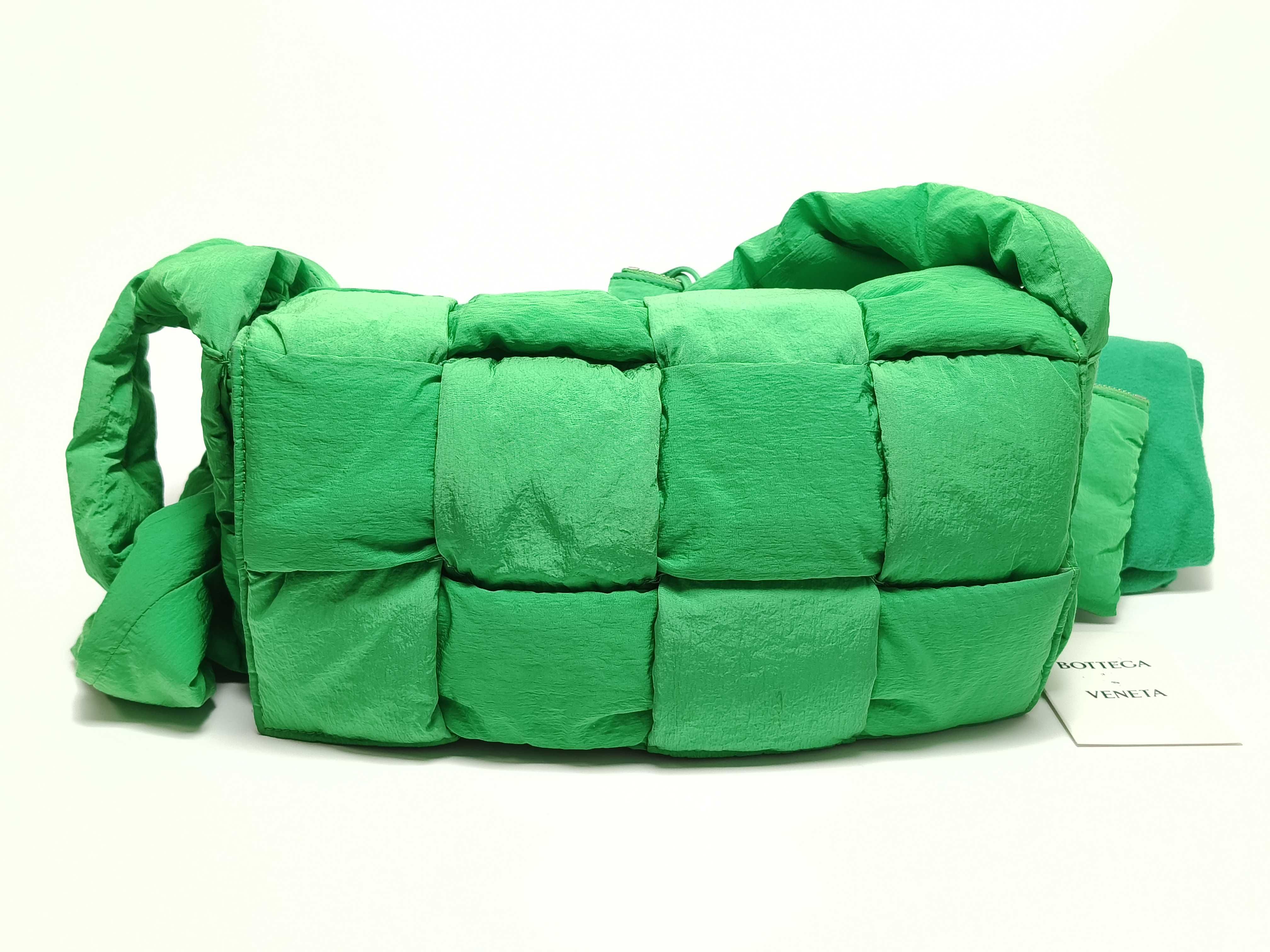 Intrecciato Maxi Intrecciato Padded Tech Cassette Nylon Body Bag Green Shoulder Bag