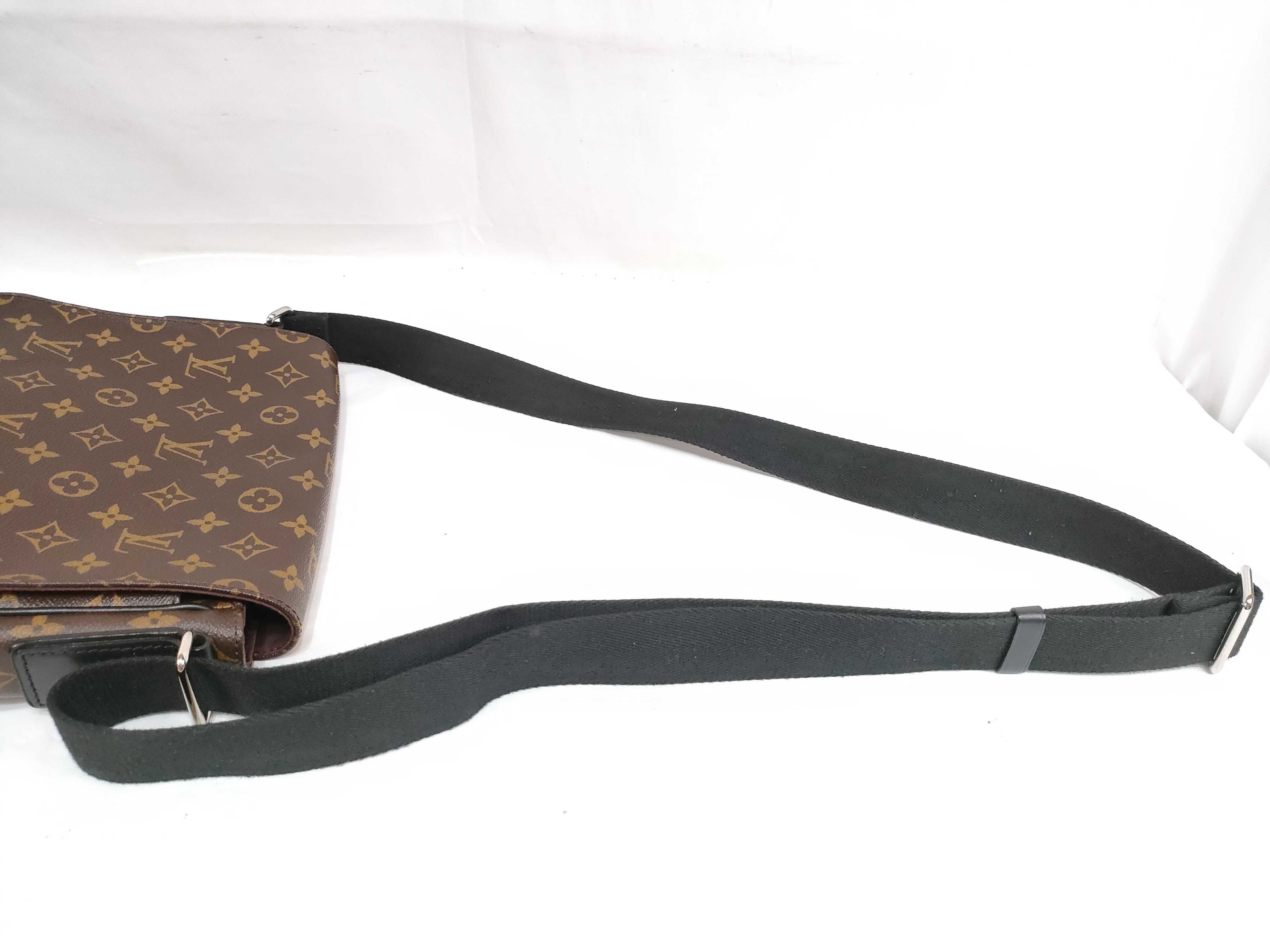 Monogram Macassar District PM M40935 FL0185 Shoulder Bag — view 3