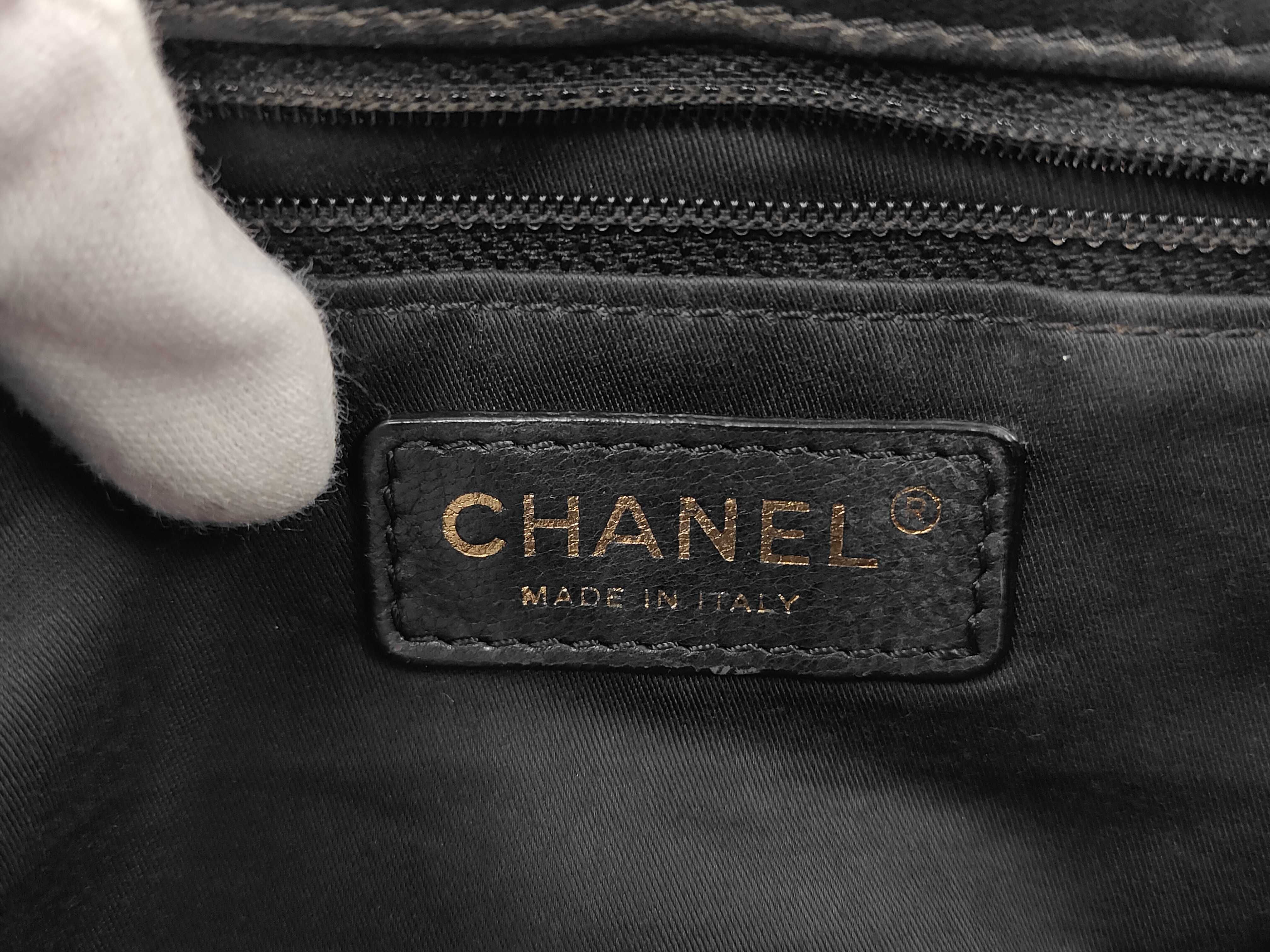 Matelassé Classic Flap Shoulder Bag — view 10