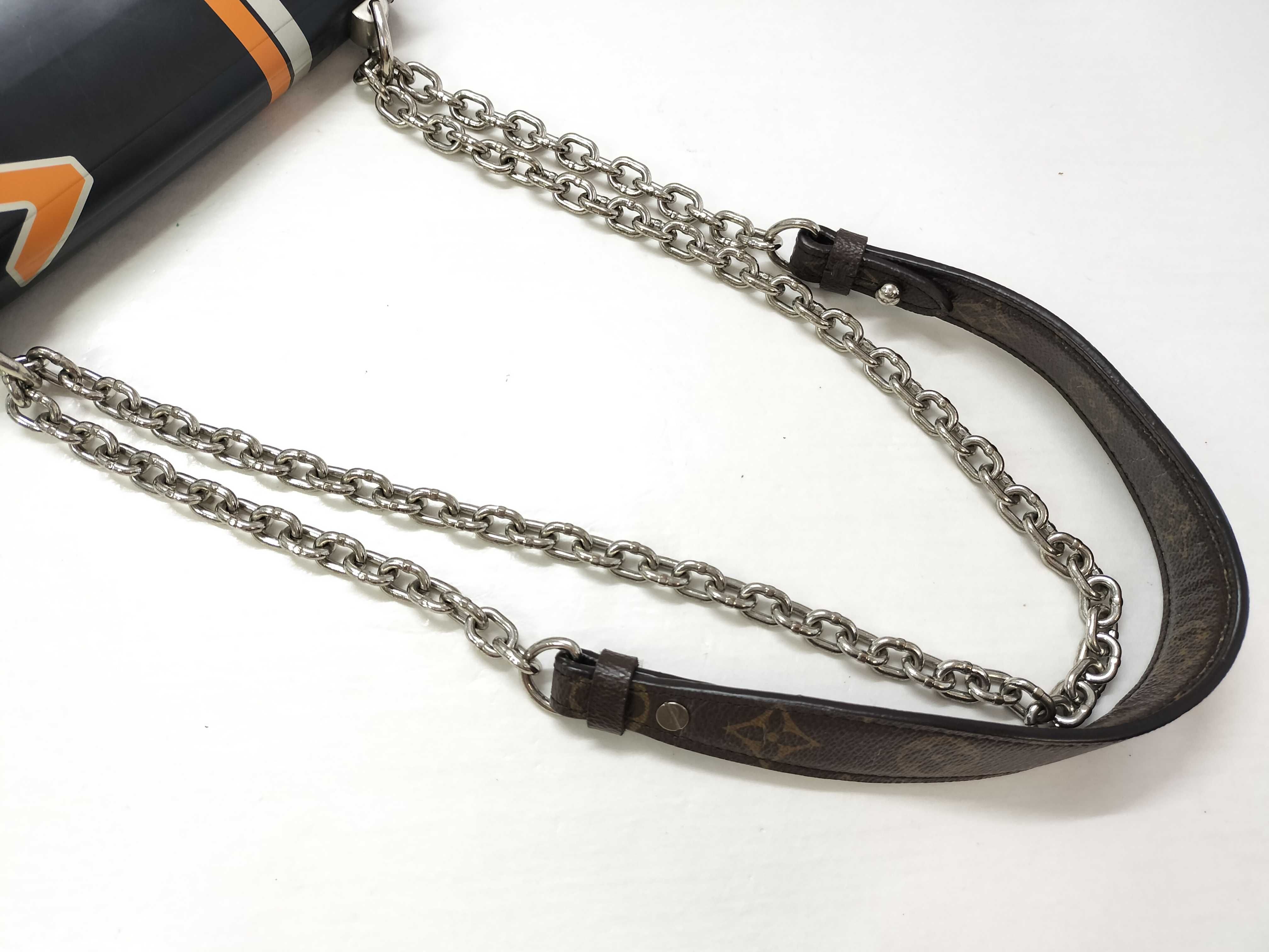 Twist Chain Shoulder Bag — view 3