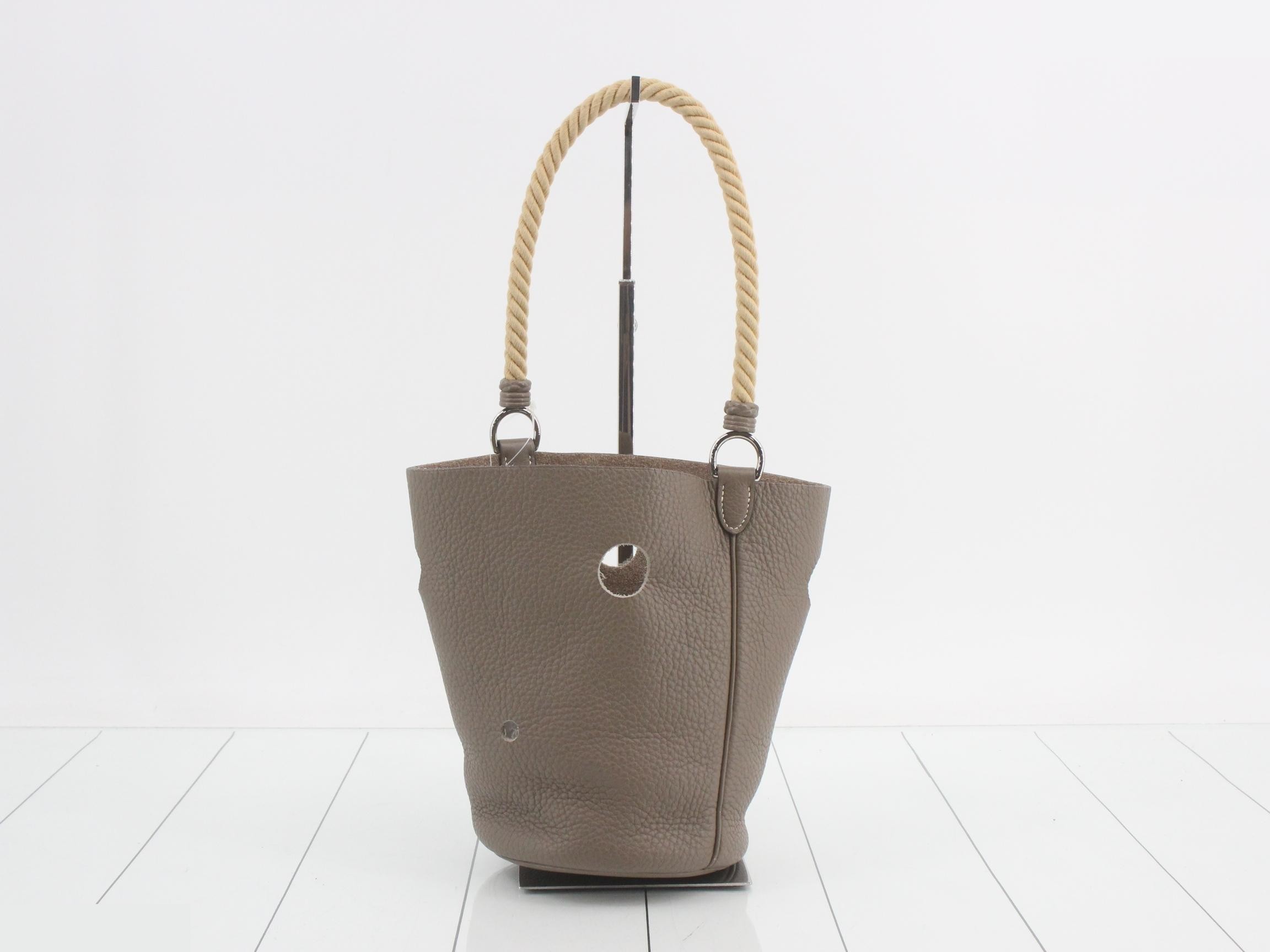 Manjoir PM Taurillon Etoupe, I stamp, with pouch. — view 2