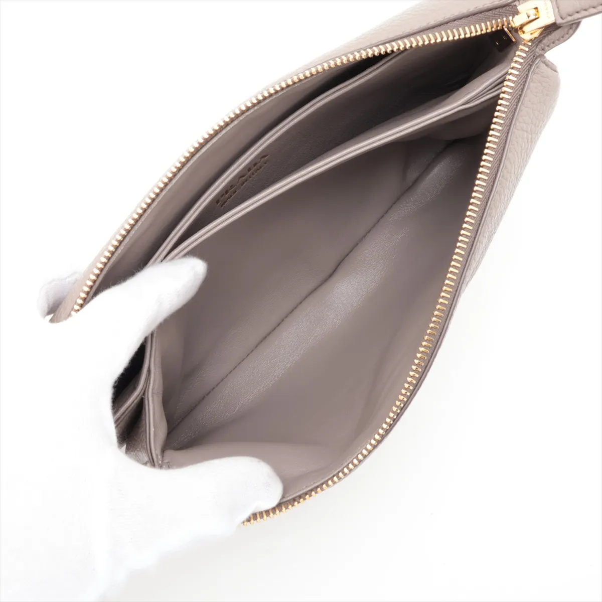 Vitello Daino 1BH194 Leather Shoulder Bag, Gray — view 6