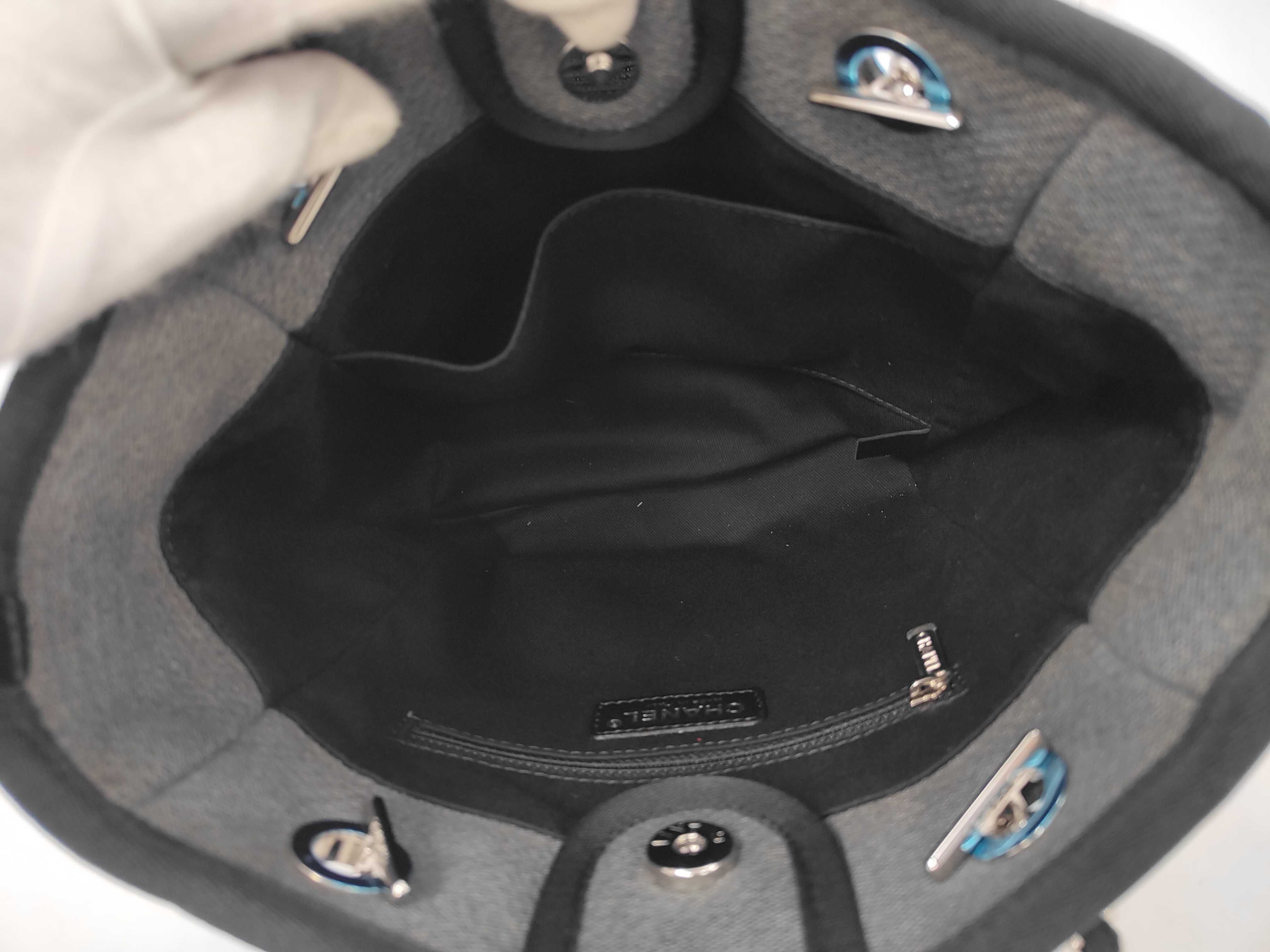 Deauville PM Shoulder Bag — view 9