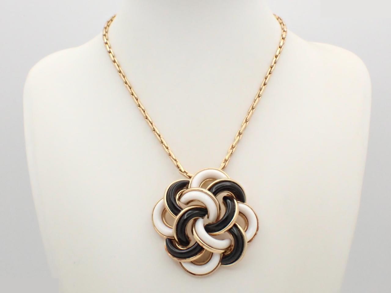 Necklace, 1973, chain approximately 47cm — view 3