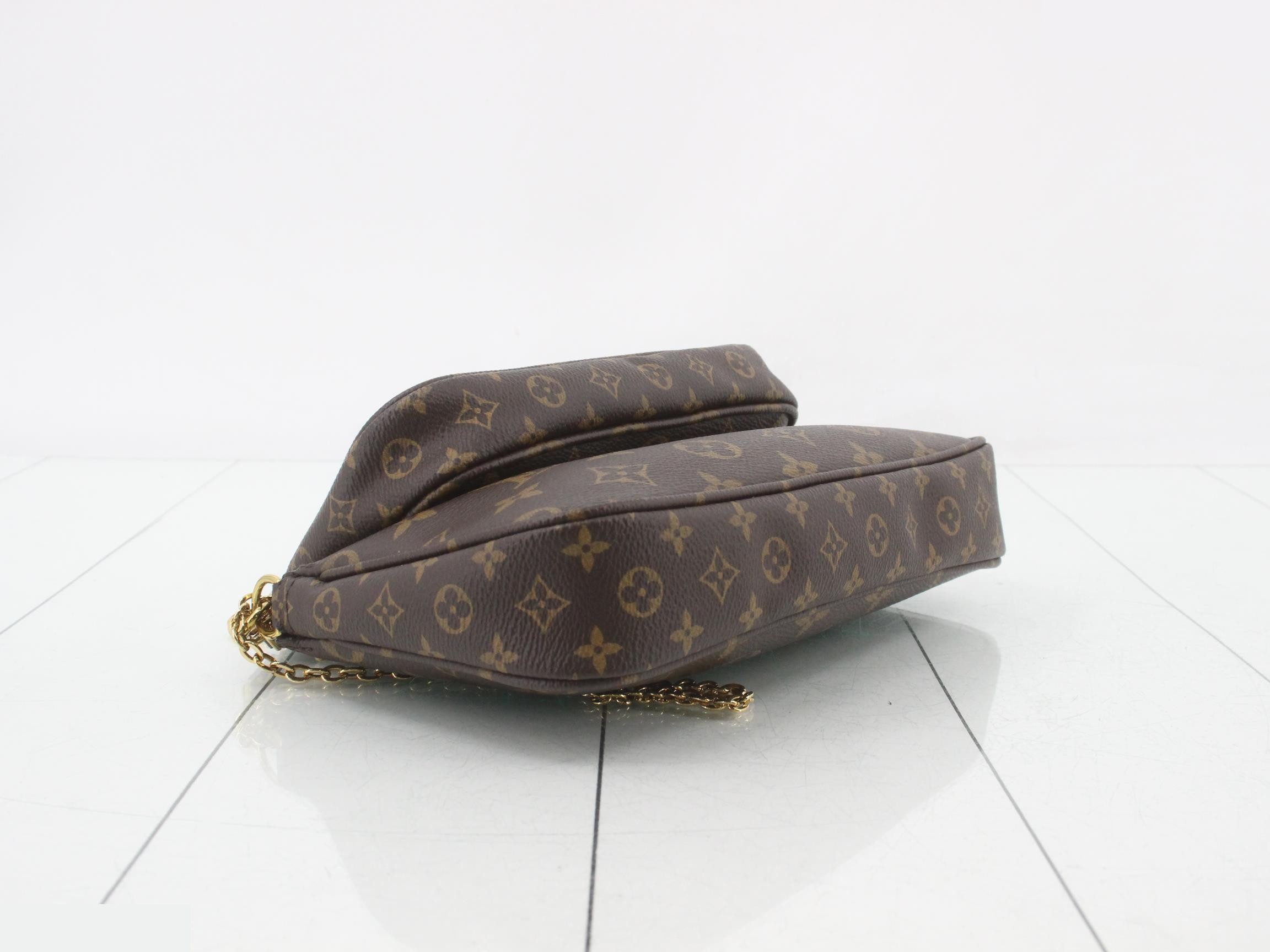Multi Pochette Accessoires Khaki 2-Way Shoulder Bag — view 5