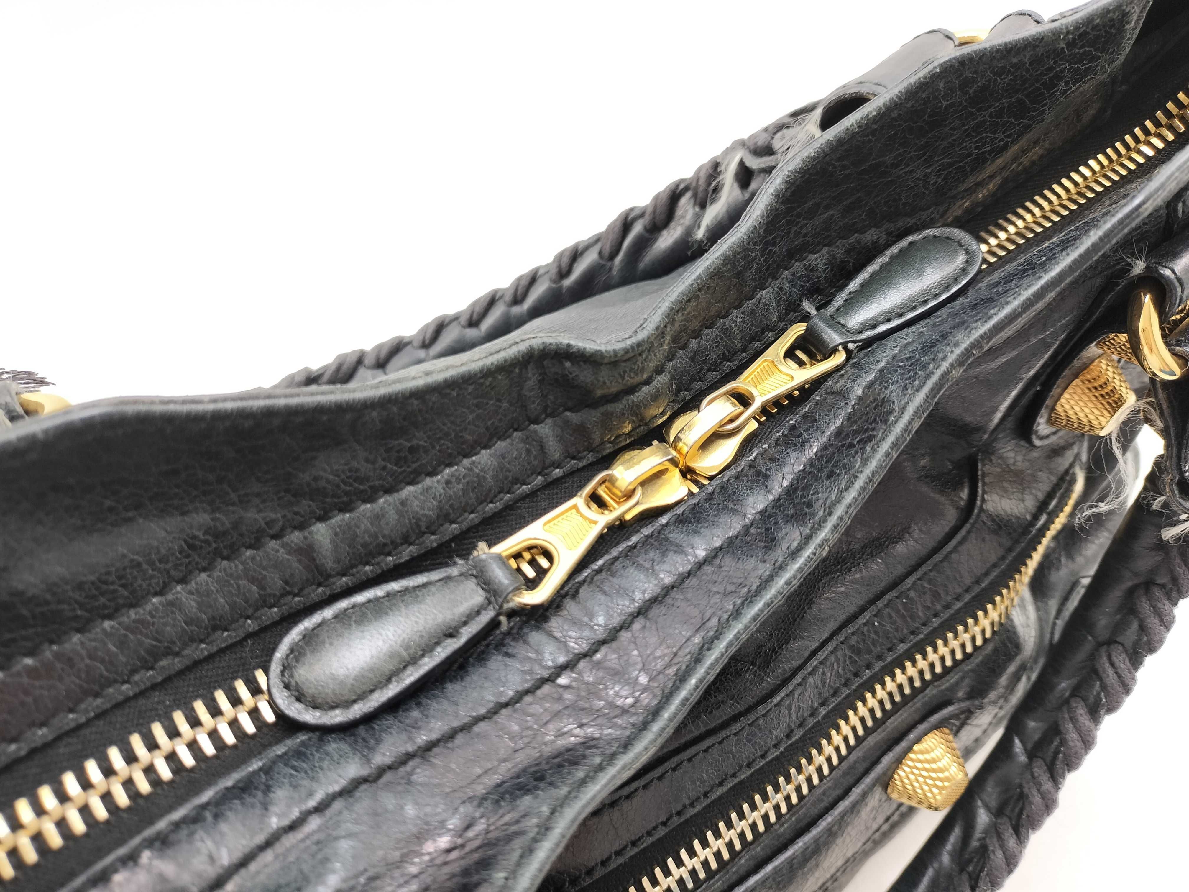 The City Balenciaga The Giant City Leather 2-Way Handbag Black 173084 Handbag — view 11