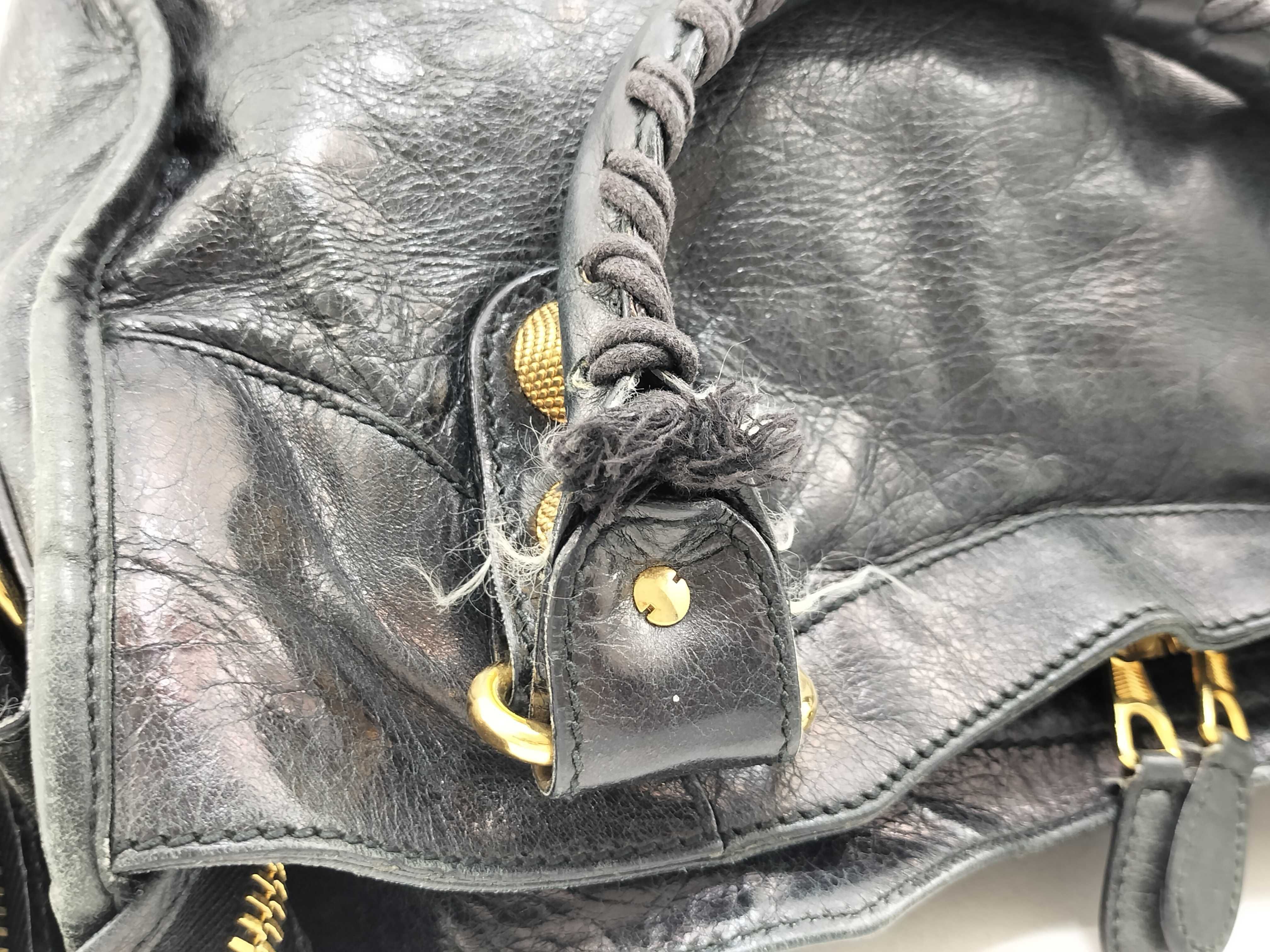 The City Balenciaga The Giant City Leather 2-Way Handbag Black 173084 Handbag — view 10