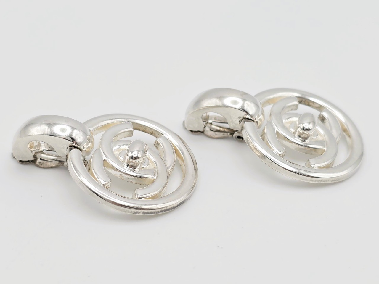 earrings — view 3