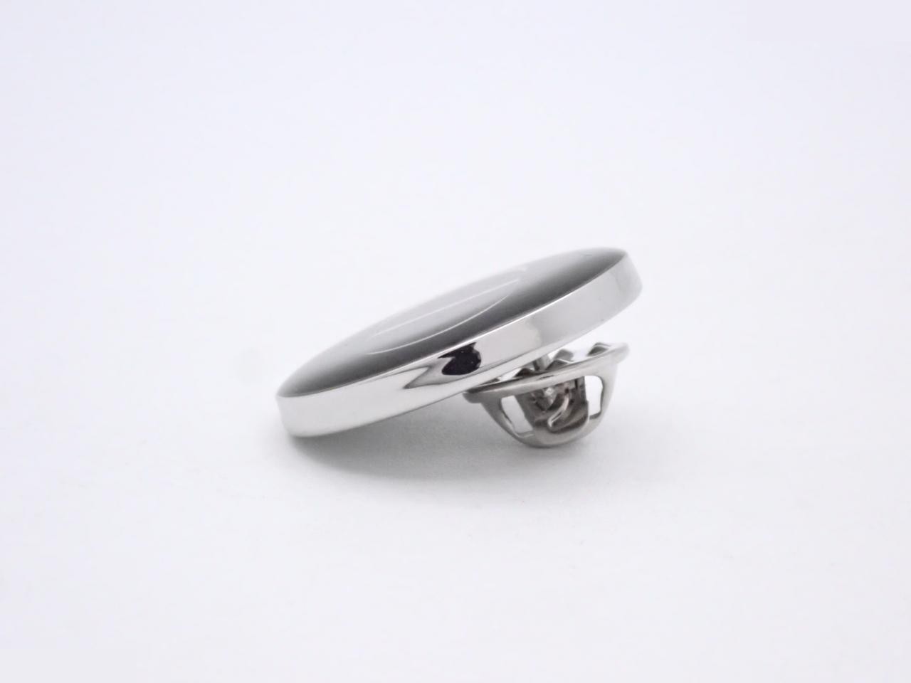 pin badge — view 3