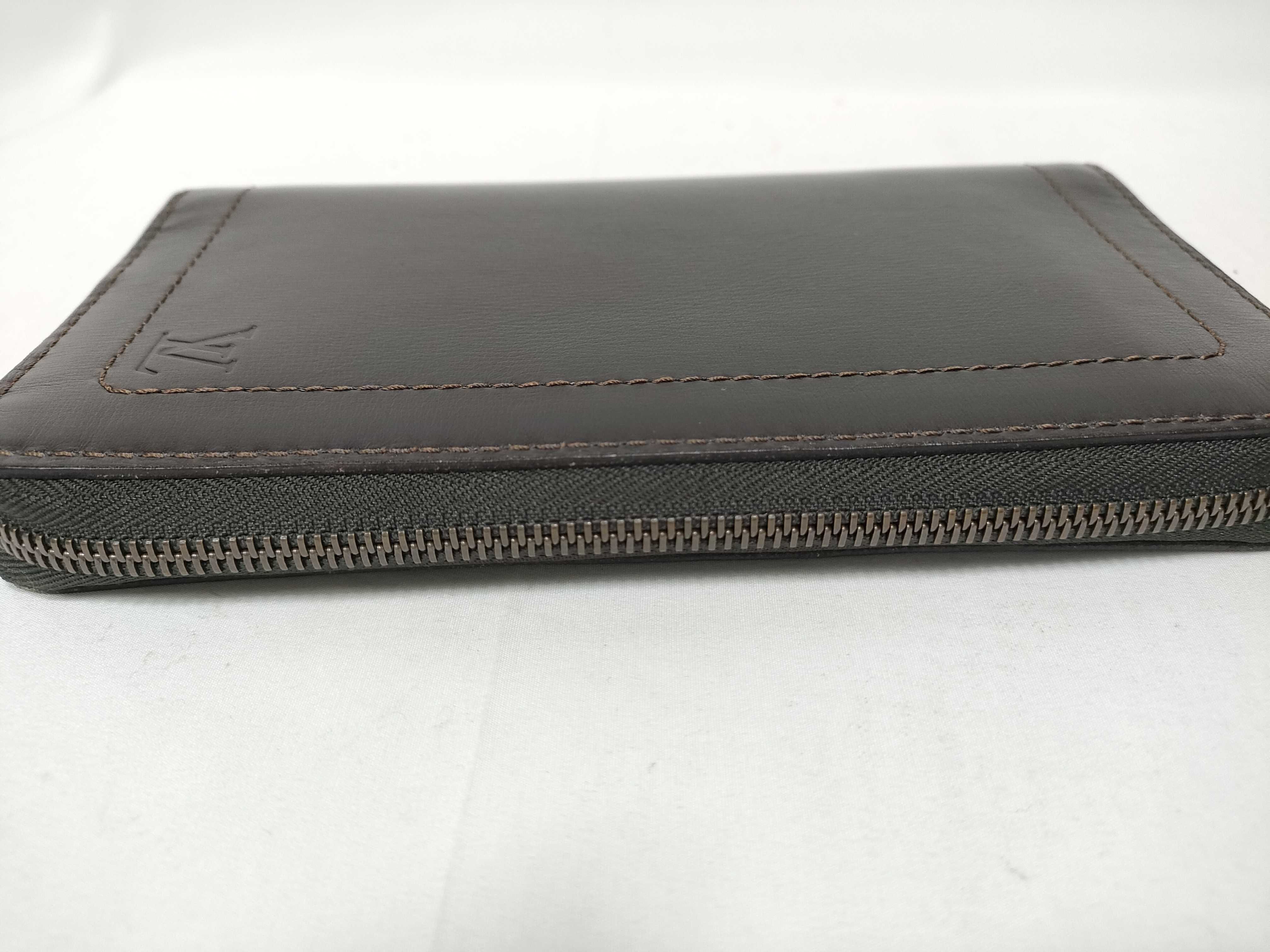 LV Utah Round Zip Wallet — view 7