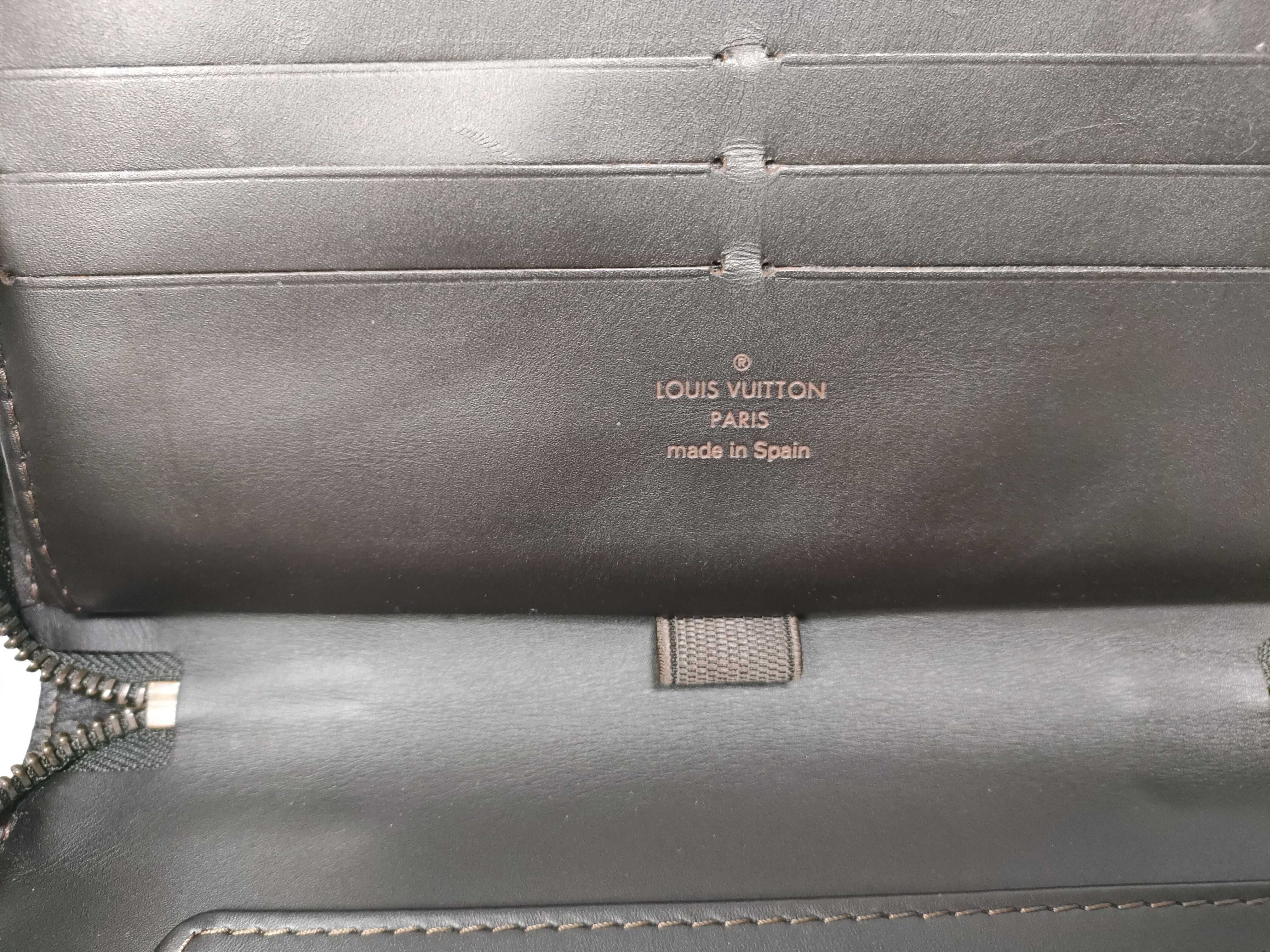 LV Utah Round Zip Wallet — view 10