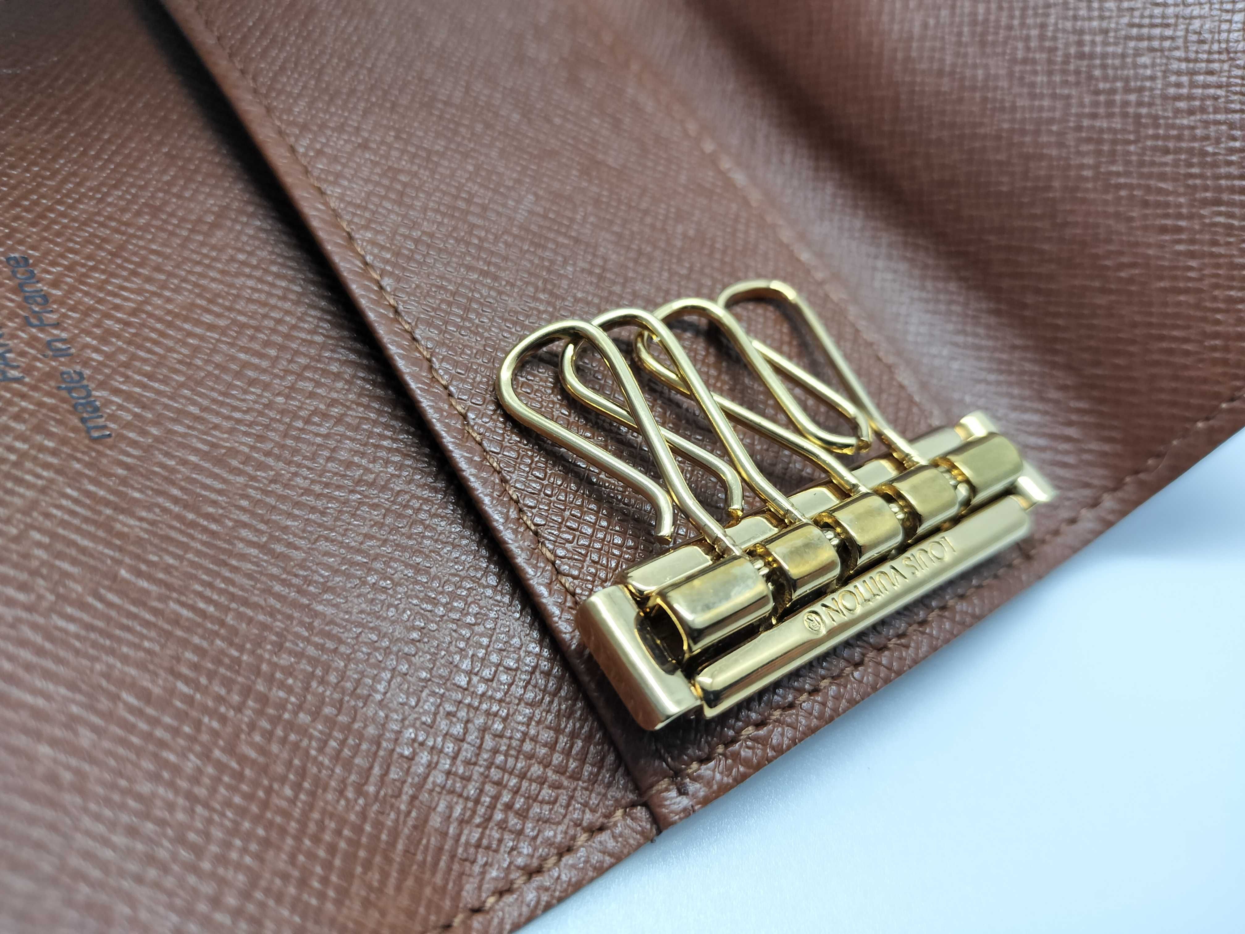 Monogram M62631 Multicle 4 Key Case/Keychain — view 9