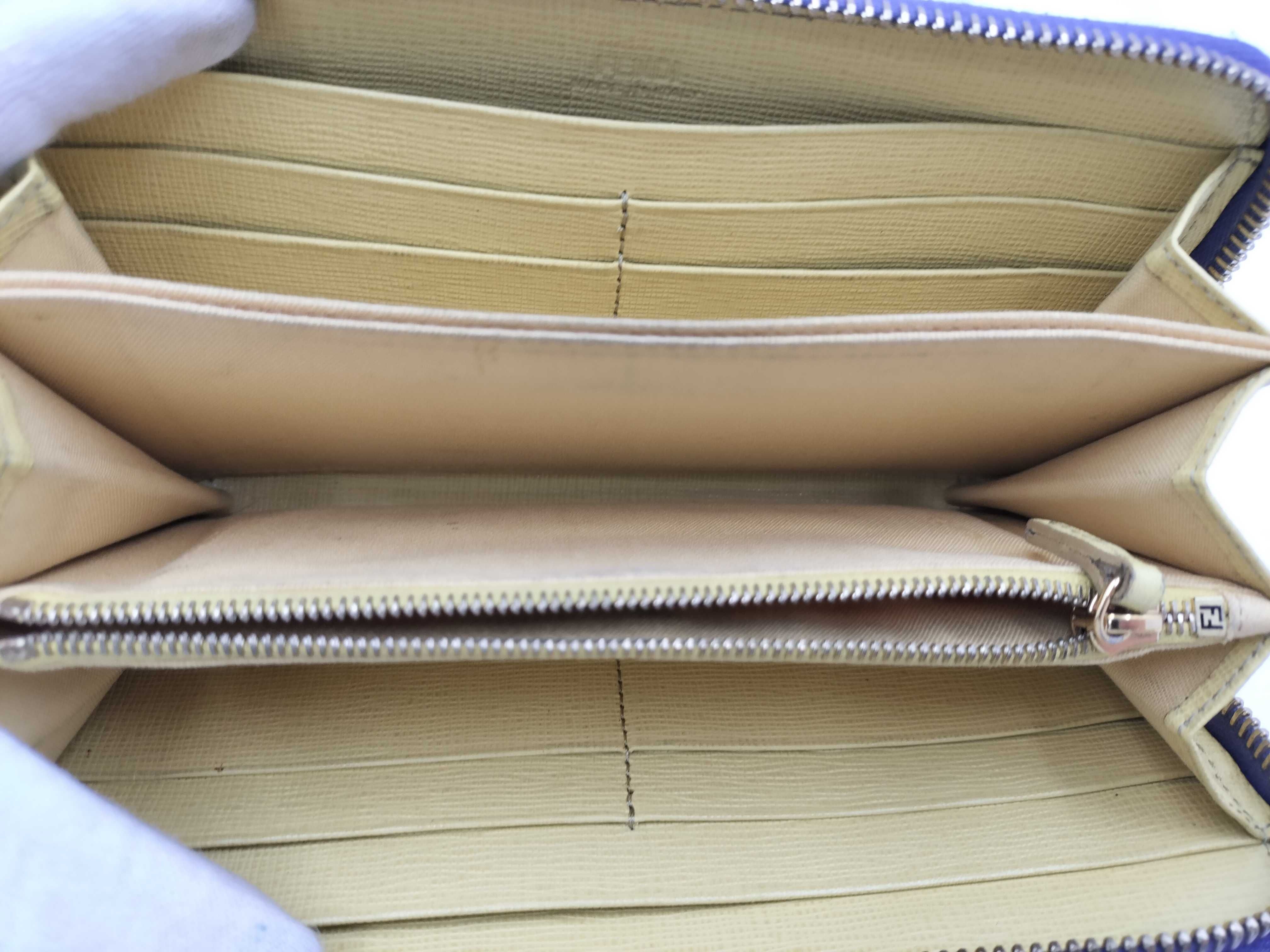 Round Zipper Logo Wallet — view 8